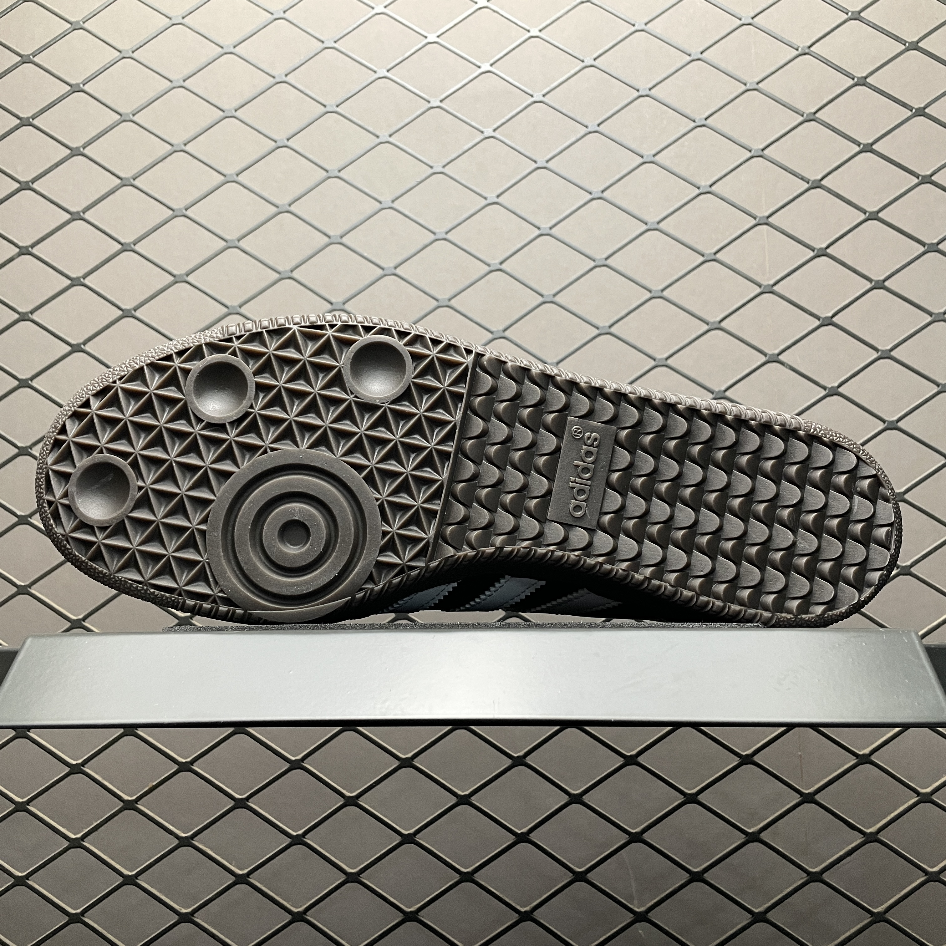 adidas Samba Irak "Core Black/Gum"（GX4041）