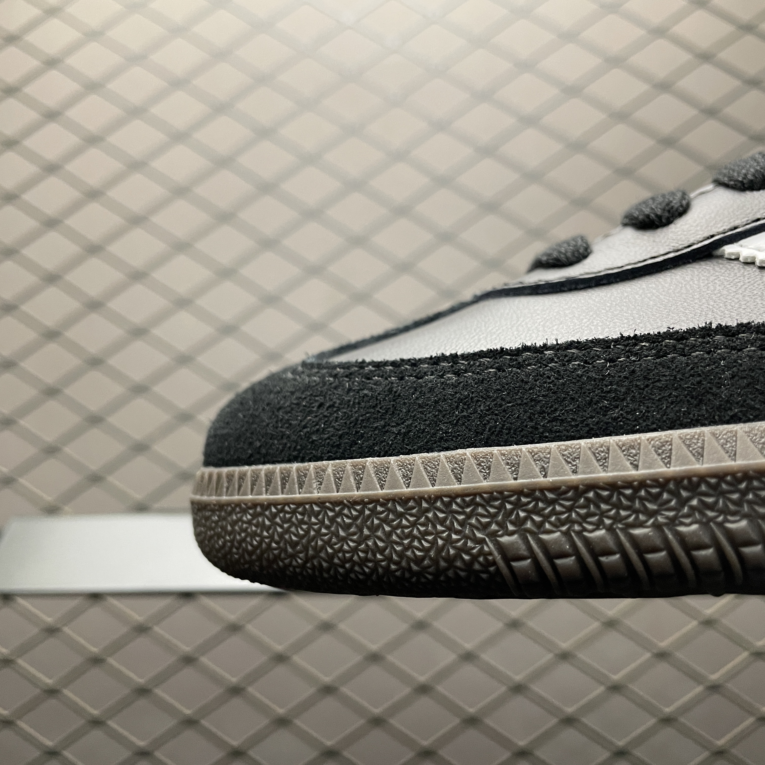 adidas Samba Irak "Core Black/Gum"（GX4041）