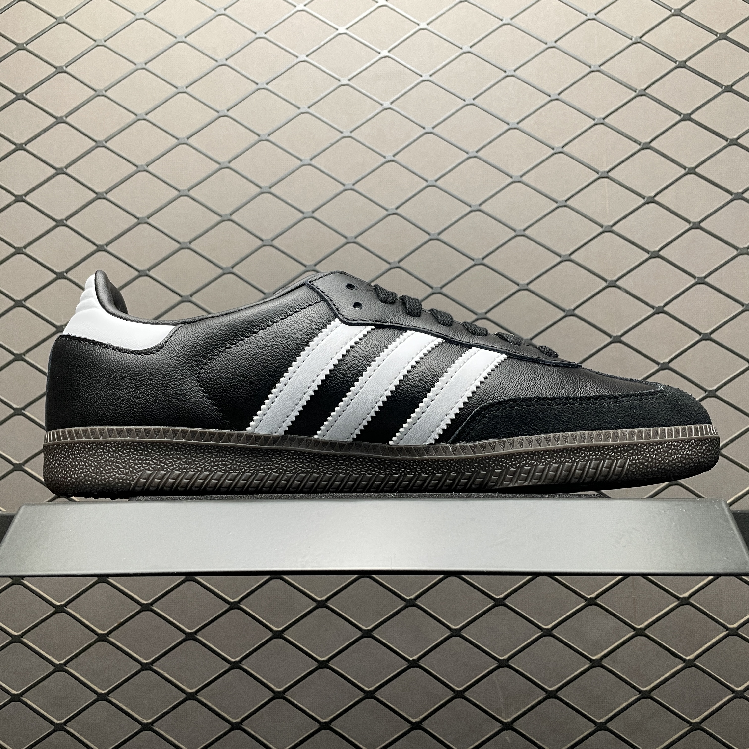 adidas Samba Irak "Core Black/Gum"（GX4041）