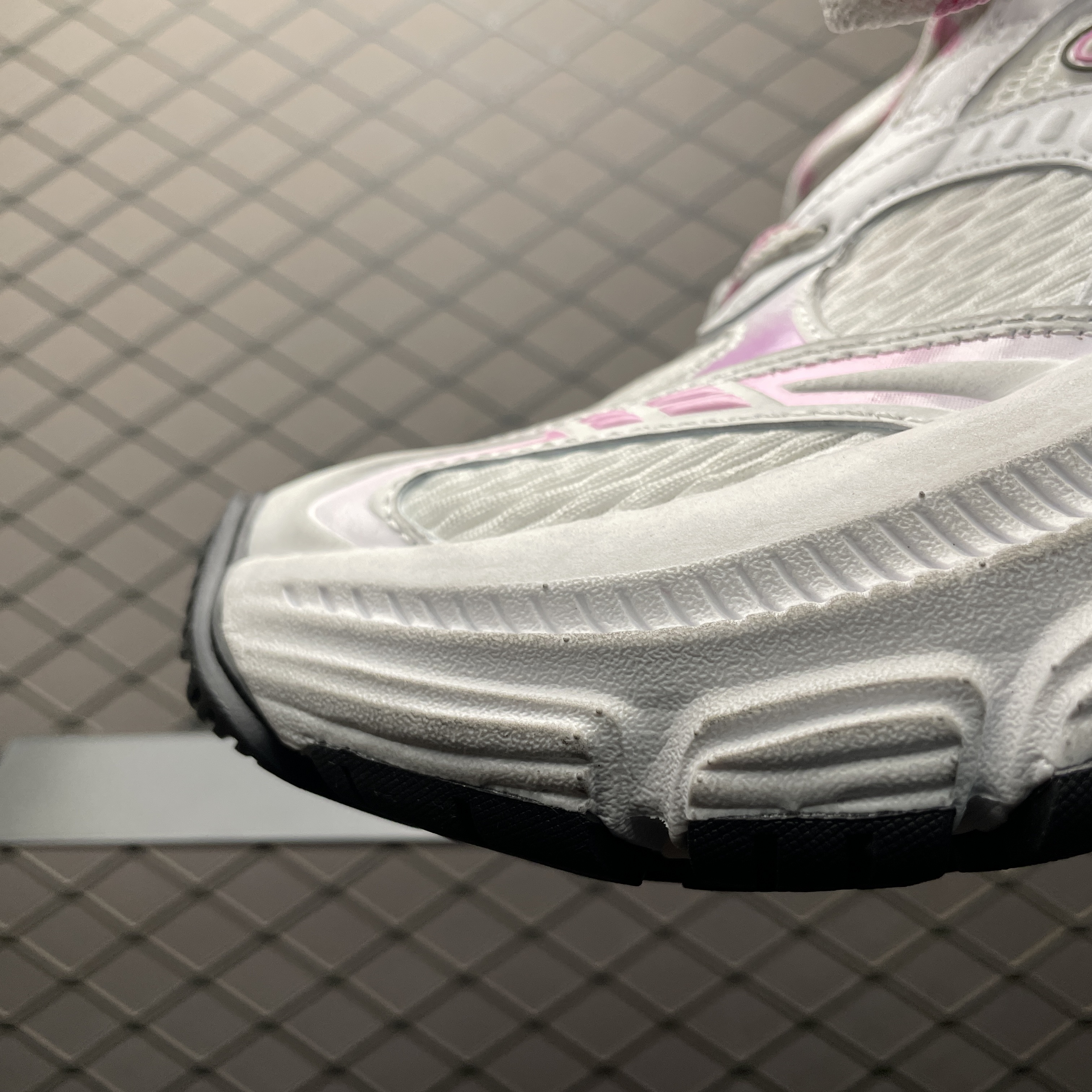 BALENCIAGA 6xl Sneaker in White/light Pink/grey/black（815853W2MV29511）