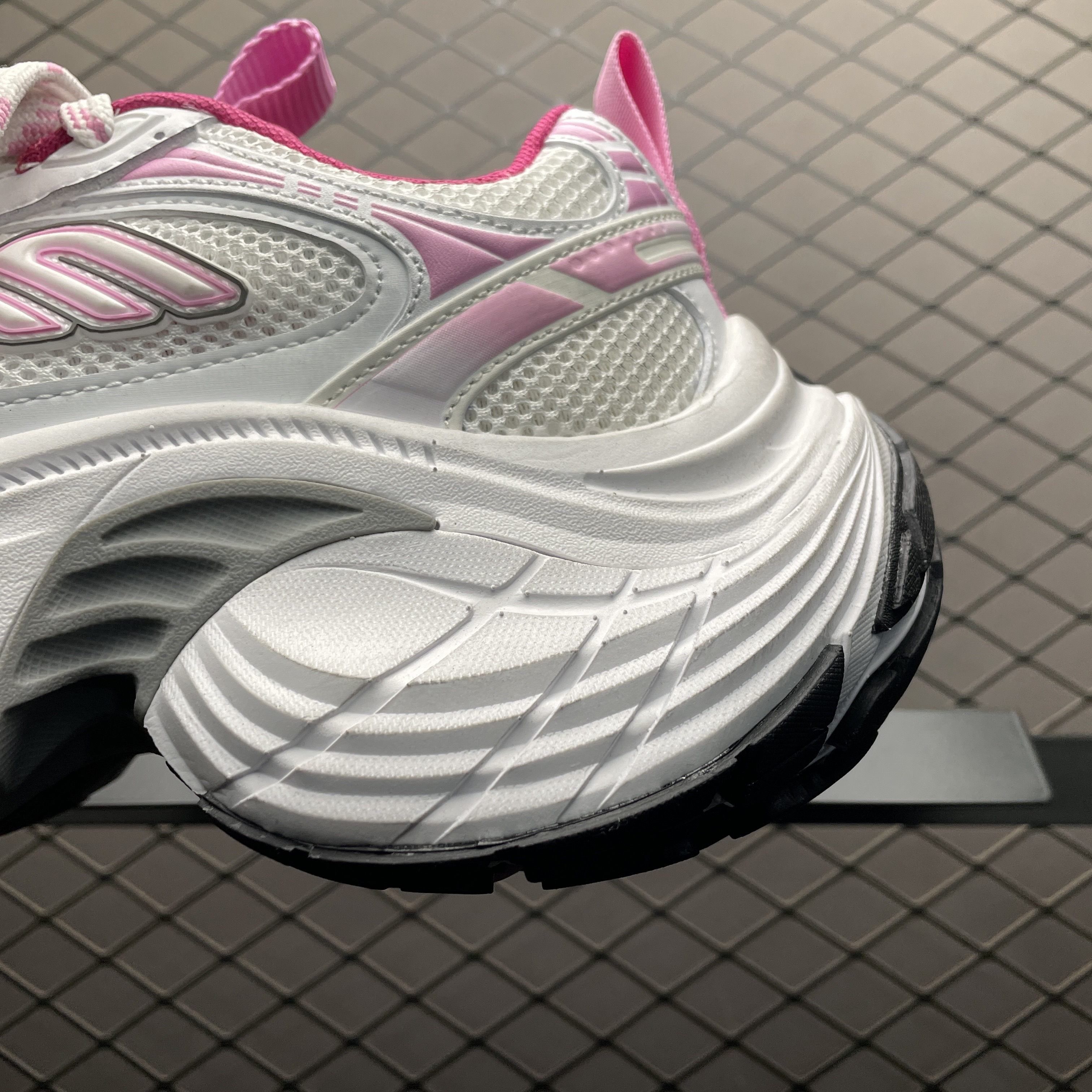 BALENCIAGA 6xl Sneaker in White/light Pink/grey/black（815853W2MV29511）