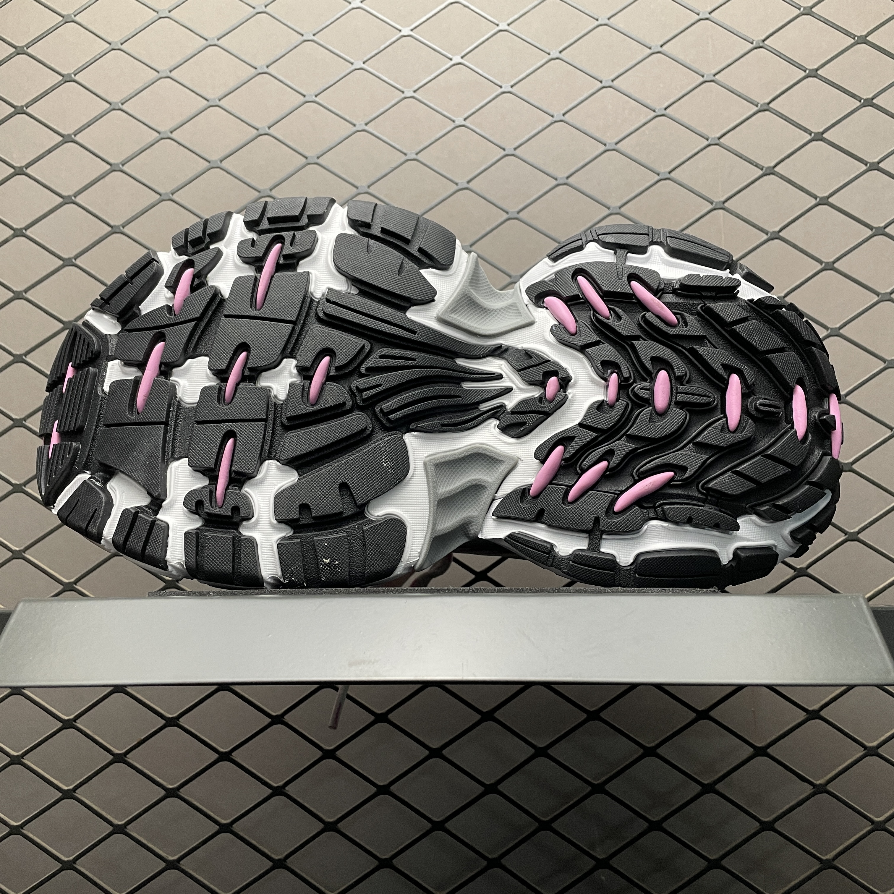 BALENCIAGA 6xl Sneaker in White/light Pink/grey/black（815853W2MV29511）