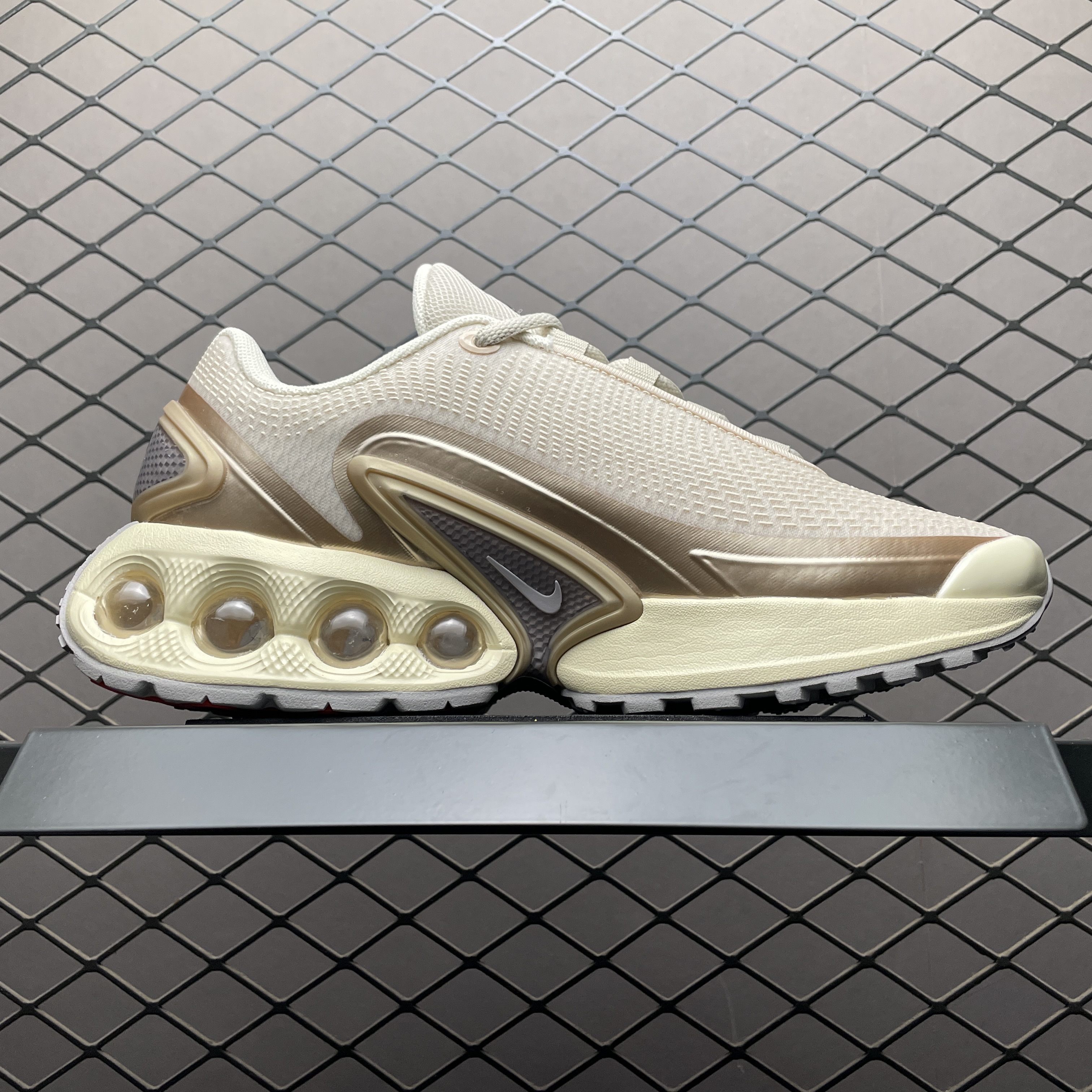 Nike Air Max DN All Day (HV4861-200)