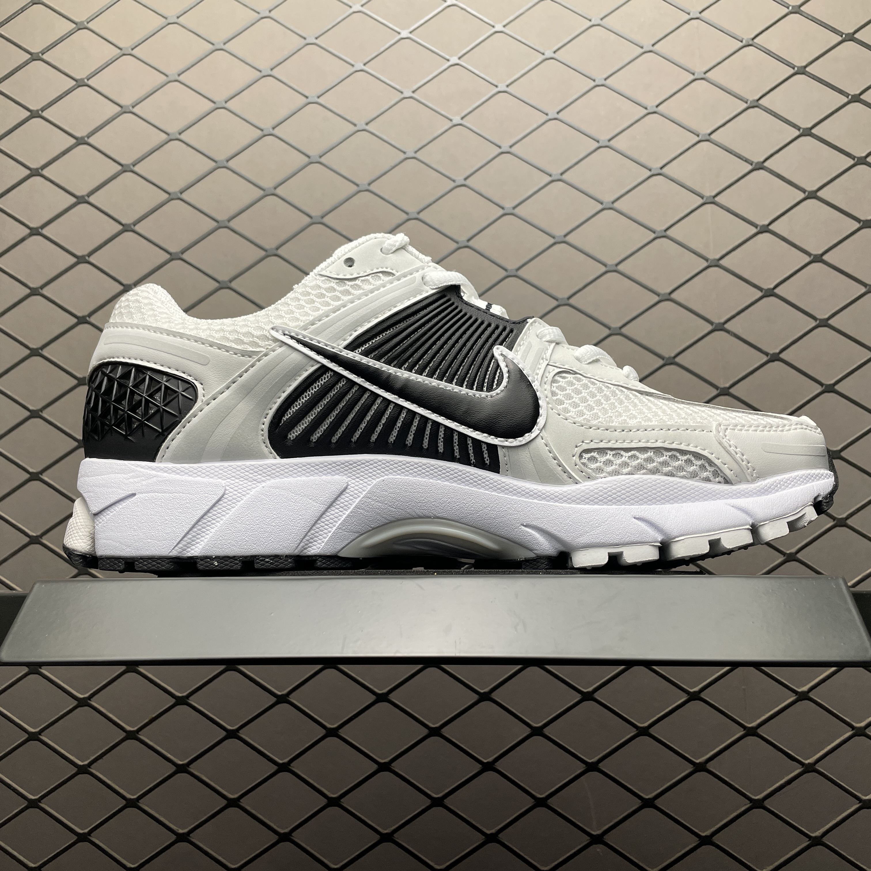 Nike Zoom Vomero 5 "White/Black"( FB9149-101)