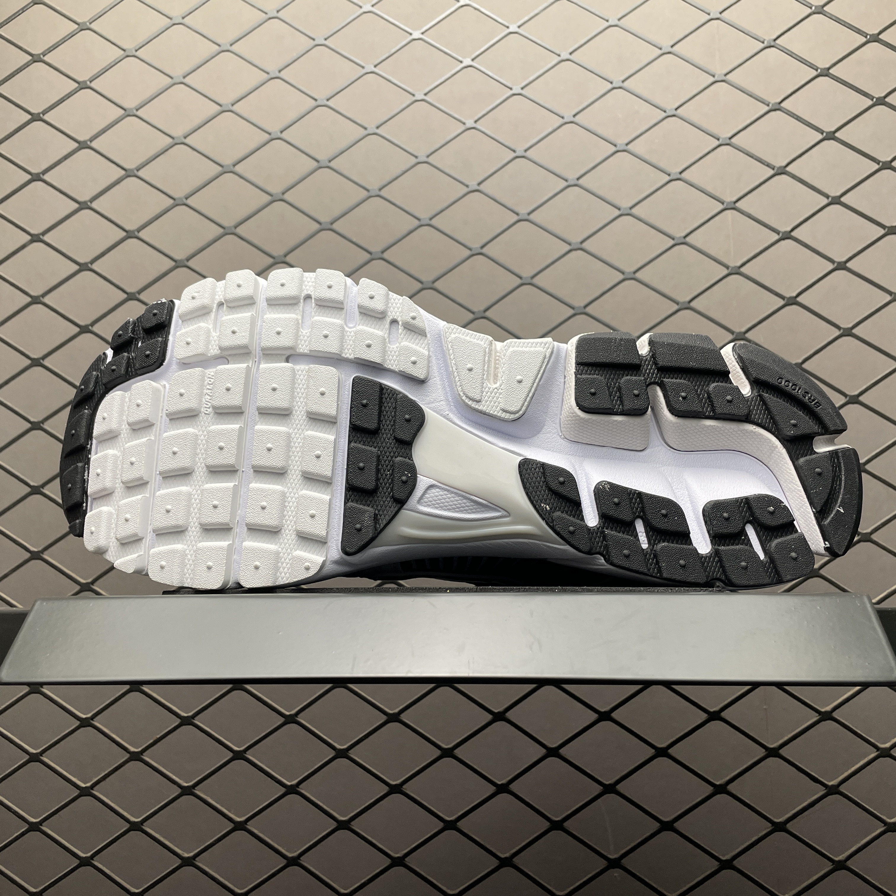 Nike Zoom Vomero 5 "White/Black"( FB9149-101)