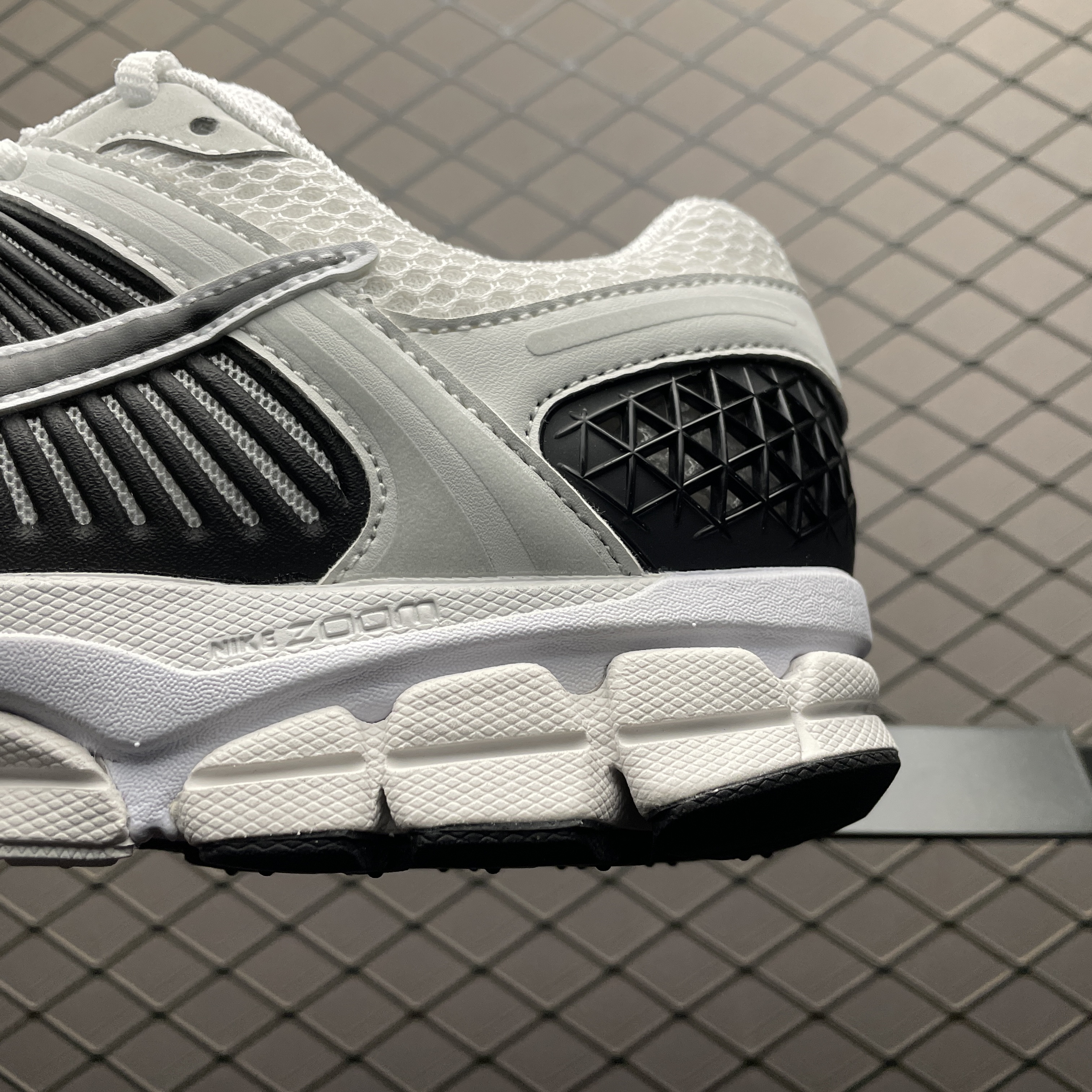 Nike Zoom Vomero 5 "White/Black"( FB9149-101)