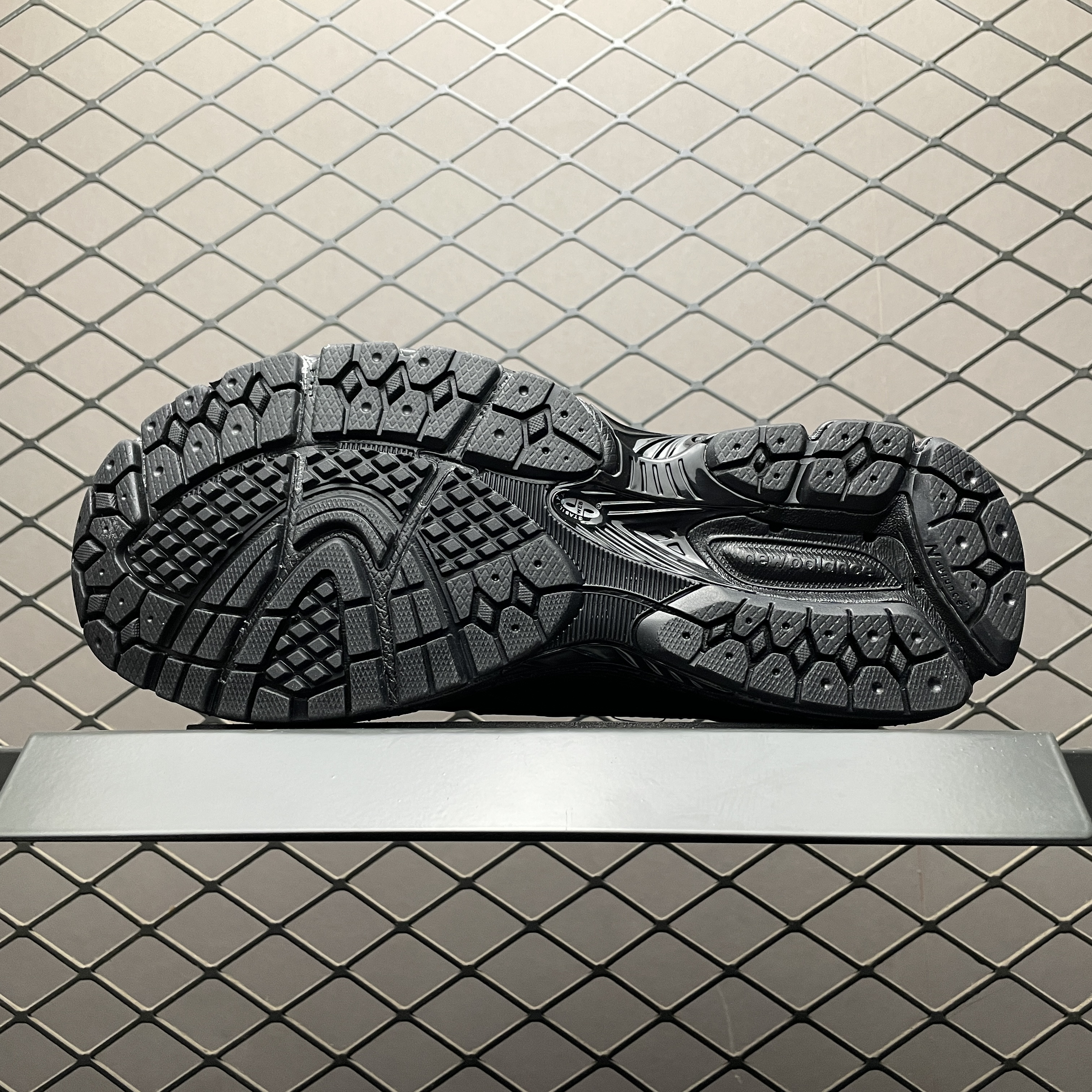 New Balance 1906L "Black/Blacktop/Phantom" (U1906LAI)