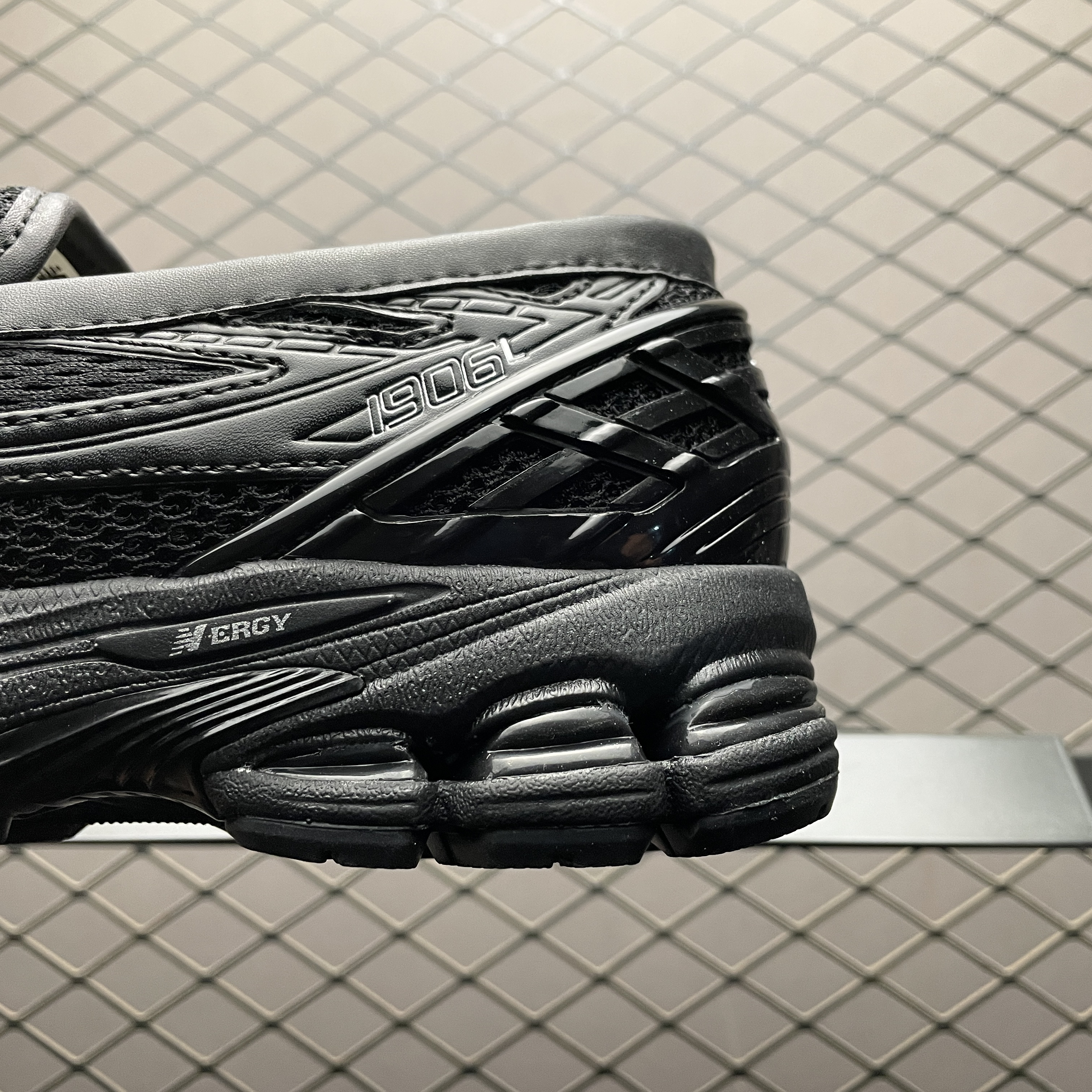 New Balance 1906L "Black/Blacktop/Phantom" (U1906LAI)