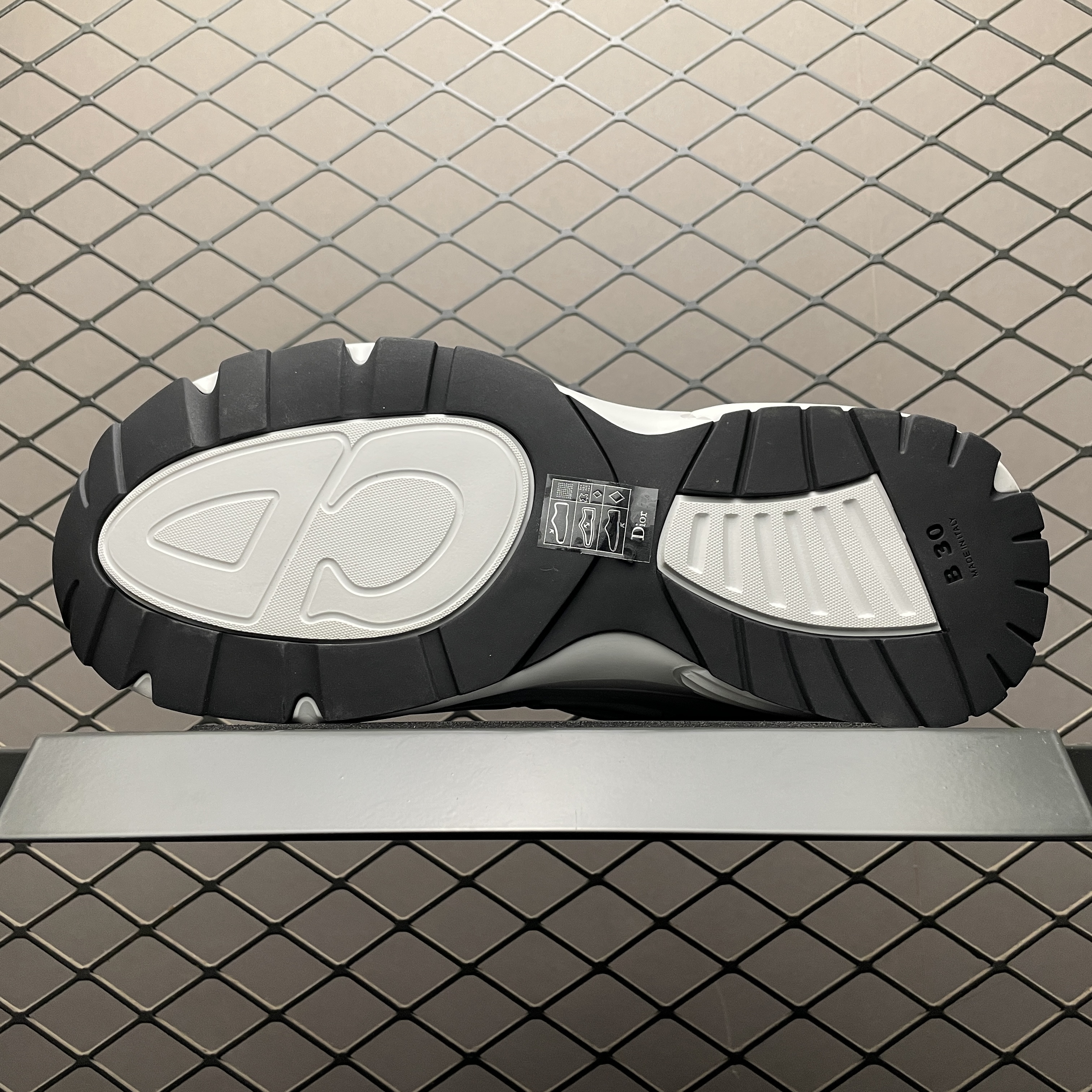 Dior B30 sneakers in mesh and technical fabric（3SN279ZND_H000）