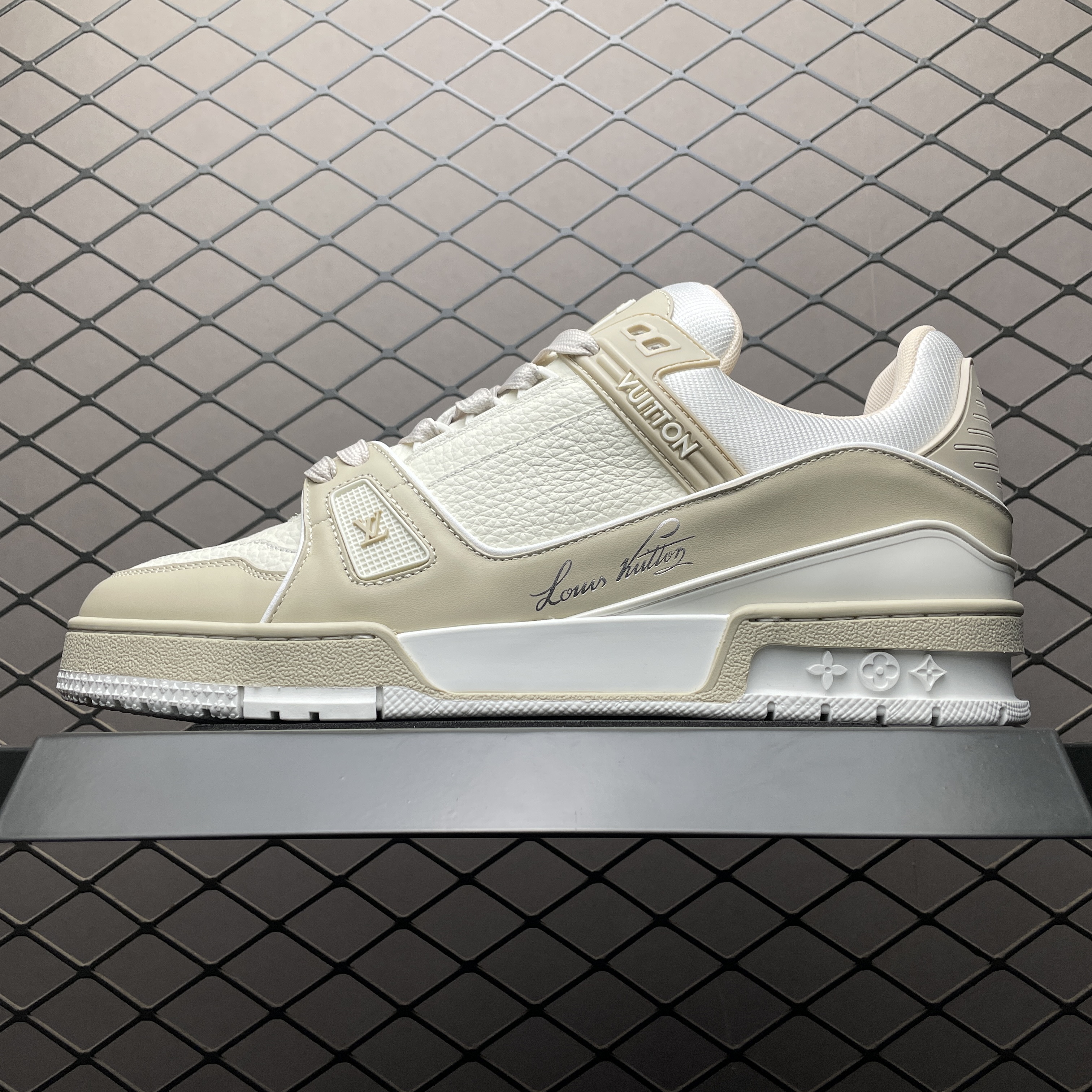 LOUIS VUITTON Trainer Sneakers（1ADHF6）