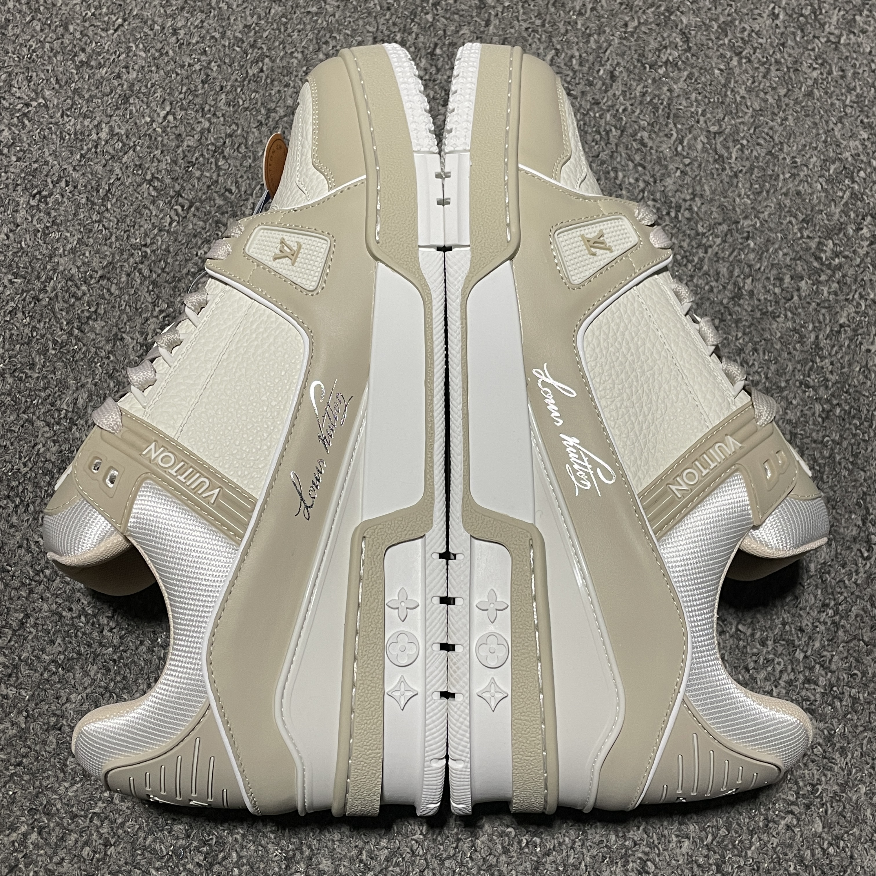 LOUIS VUITTON Trainer Sneakers（1ADHF6）
