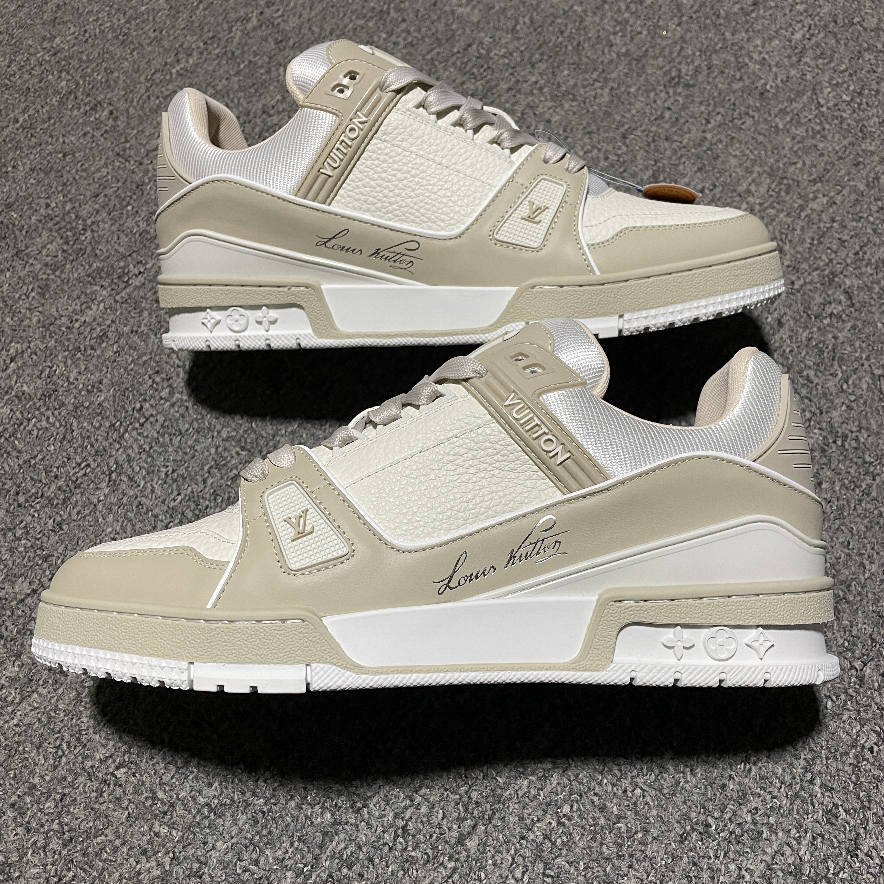 LOUIS VUITTON Trainer Sneakers（1ADHF6）