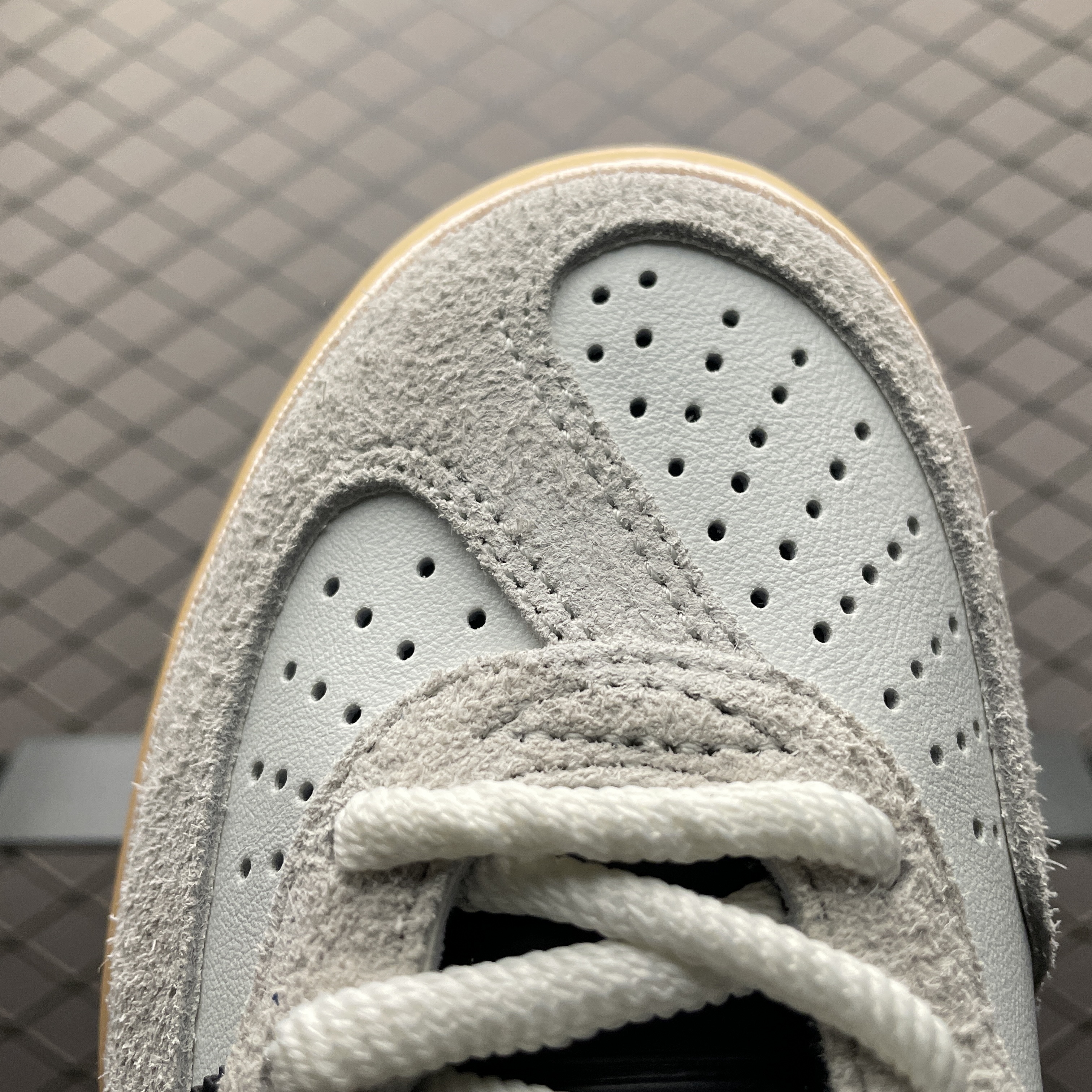 Bad Bunny × adidas Originals Gazelle Indoor "Core White/Core Black/Gum"（ IF9735 ）