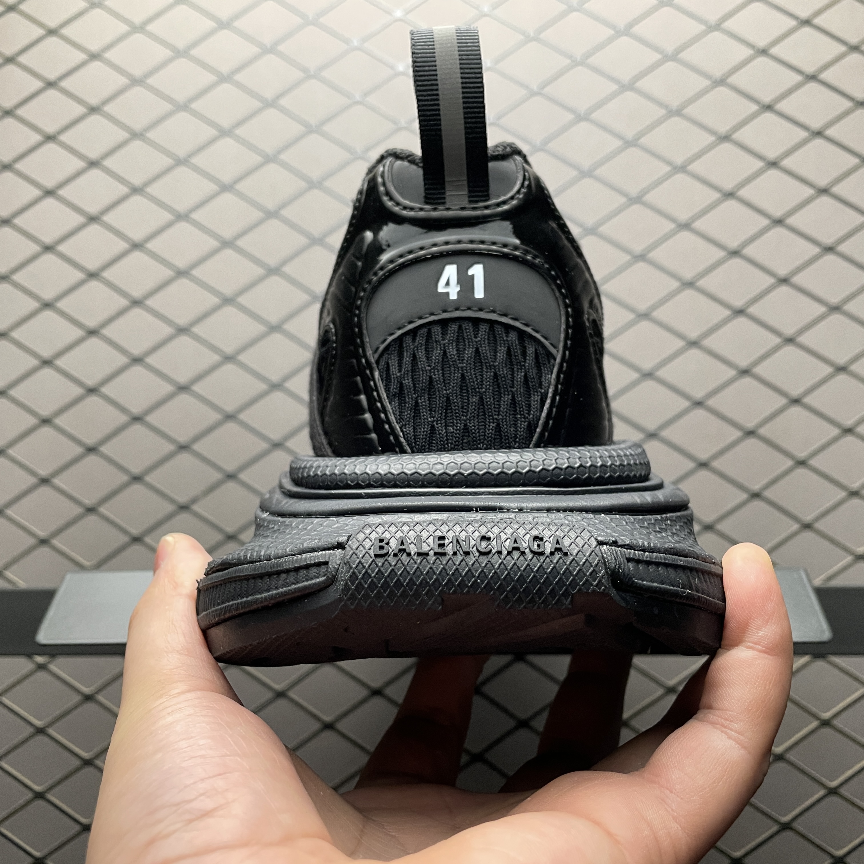 Balenciaga Men's 3xl Extreme Laces B Sneaker in Black（825601W3XCH1000）