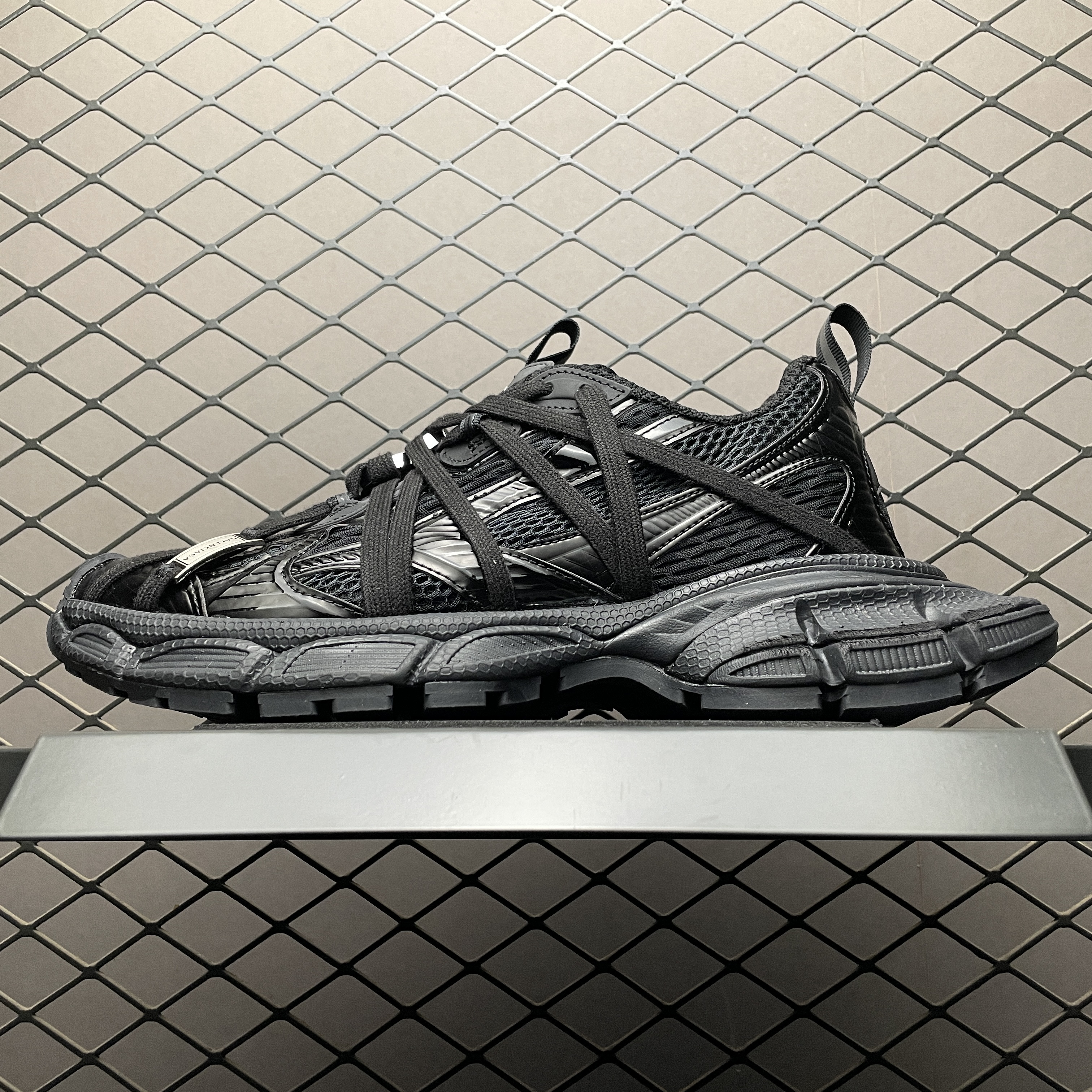 Balenciaga Men's 3xl Extreme Laces B Sneaker in Black（825601W3XCH1000）