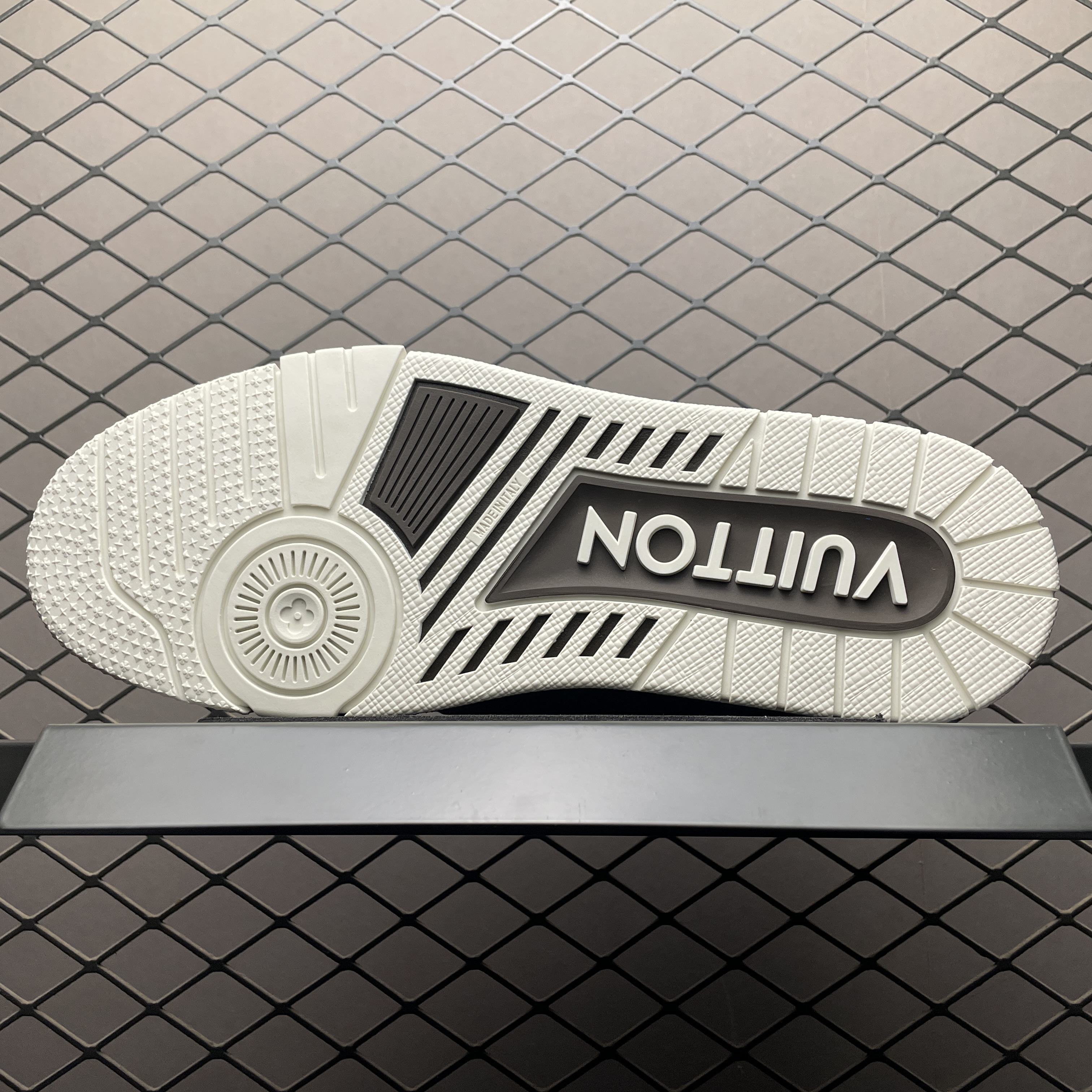 Louis Vuitton Trainer Line Sneakers（1ADE22)