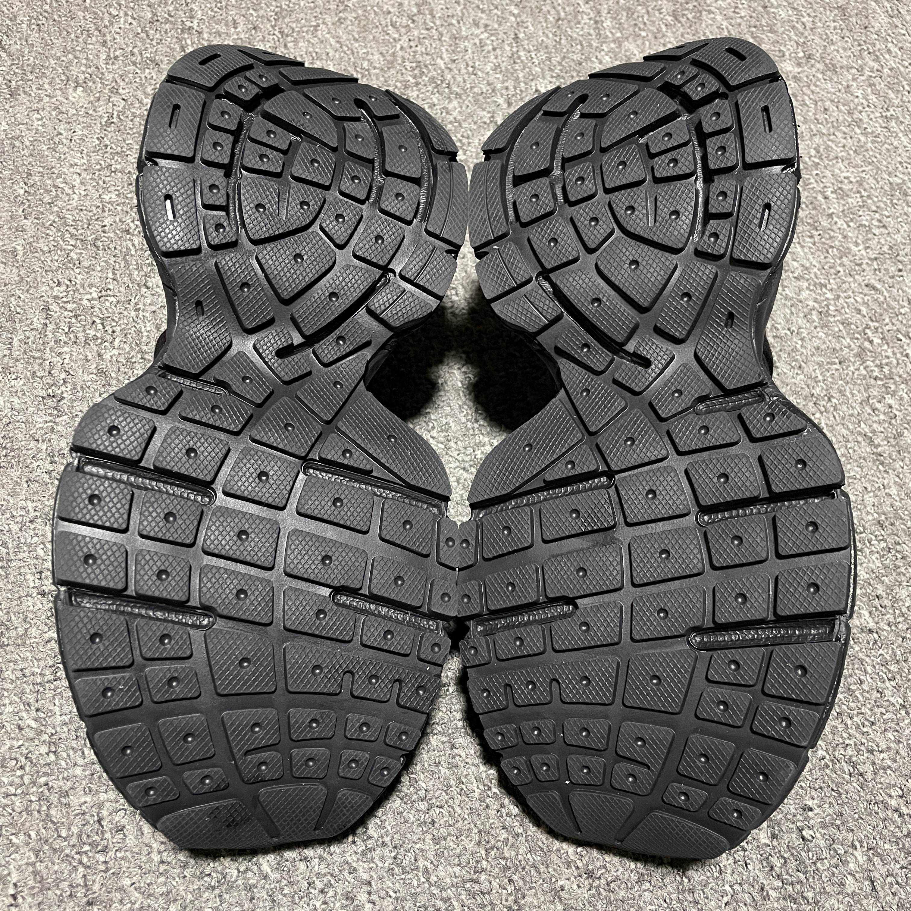 Balenciaga Men's 3xl Extreme Laces B Sneaker in Black（825601W3XCH1000）