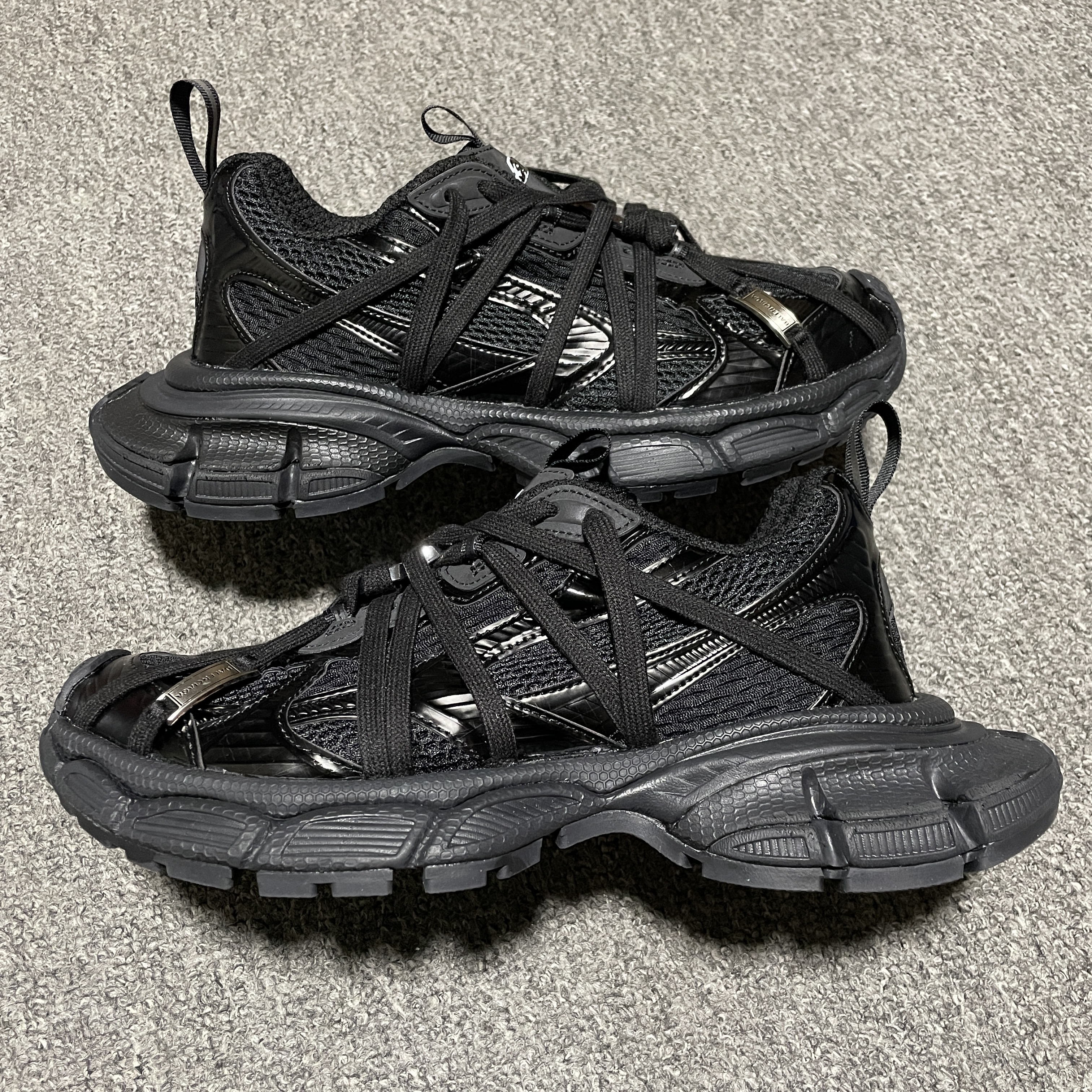 Balenciaga Men's 3xl Extreme Laces B Sneaker in Black（825601W3XCH1000）