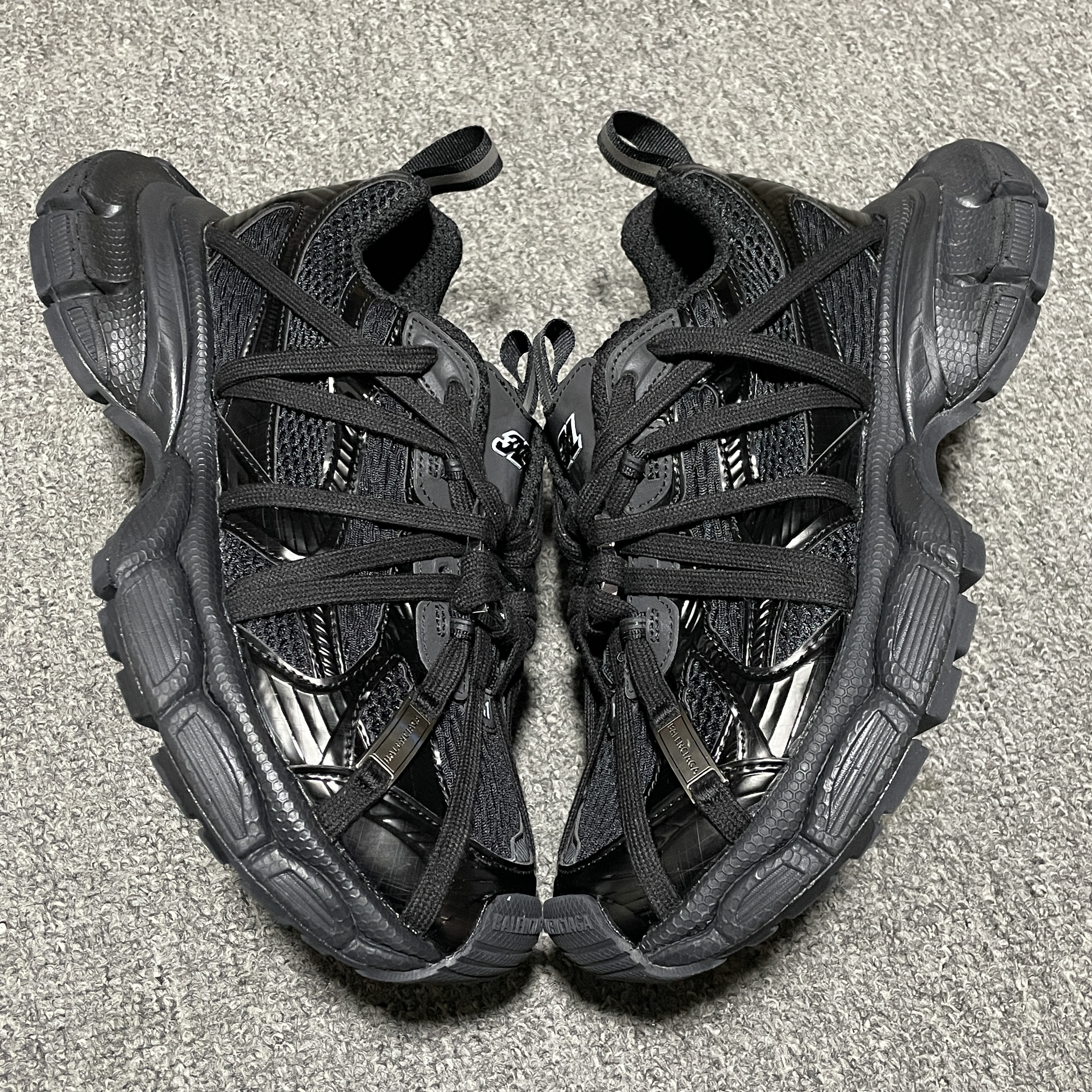 Balenciaga Men's 3xl Extreme Laces B Sneaker in Black（825601W3XCH1000）