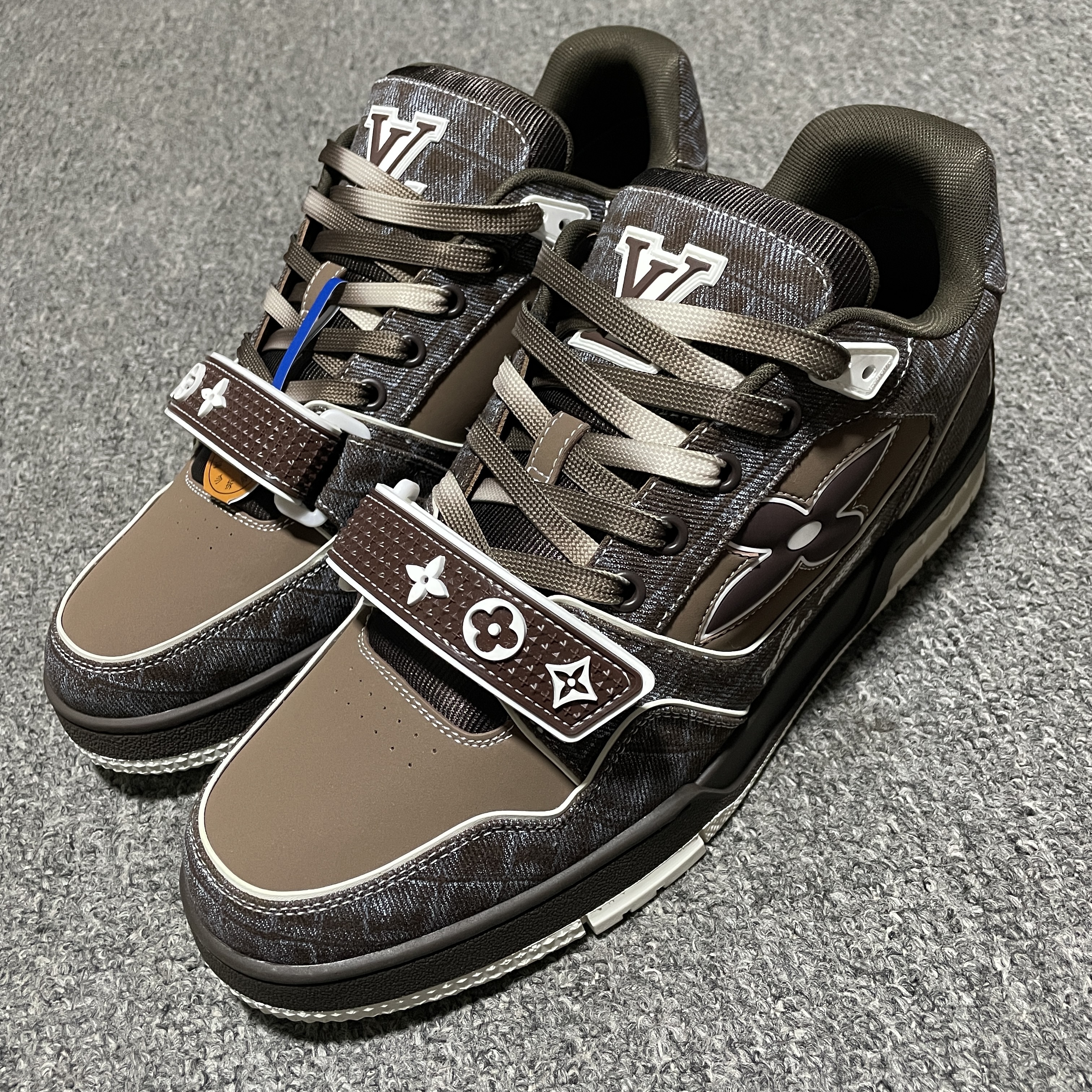 Louis Vuitton Trainer Line Sneakers（1ADE22)