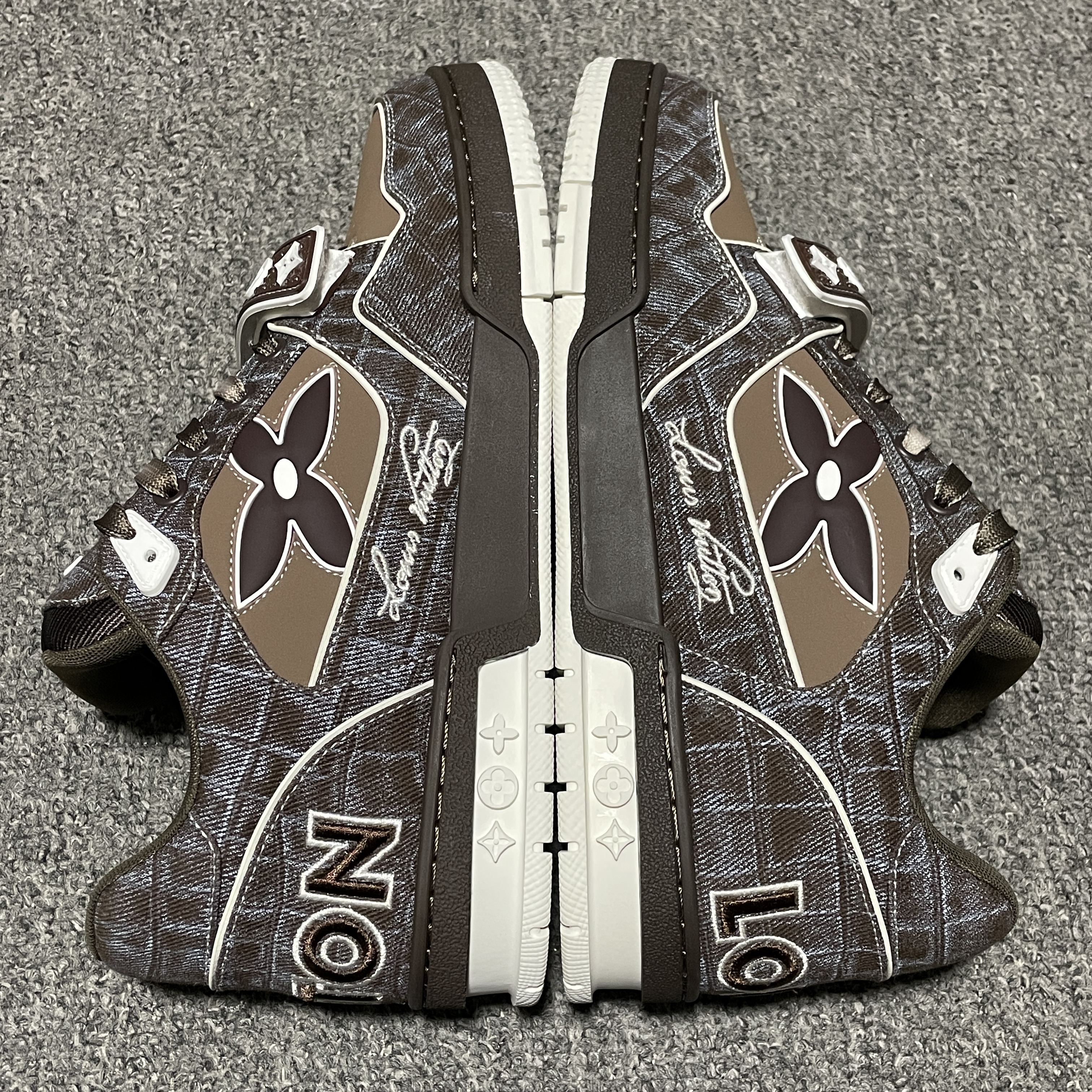 Louis Vuitton Trainer Line Sneakers（1ADE22)