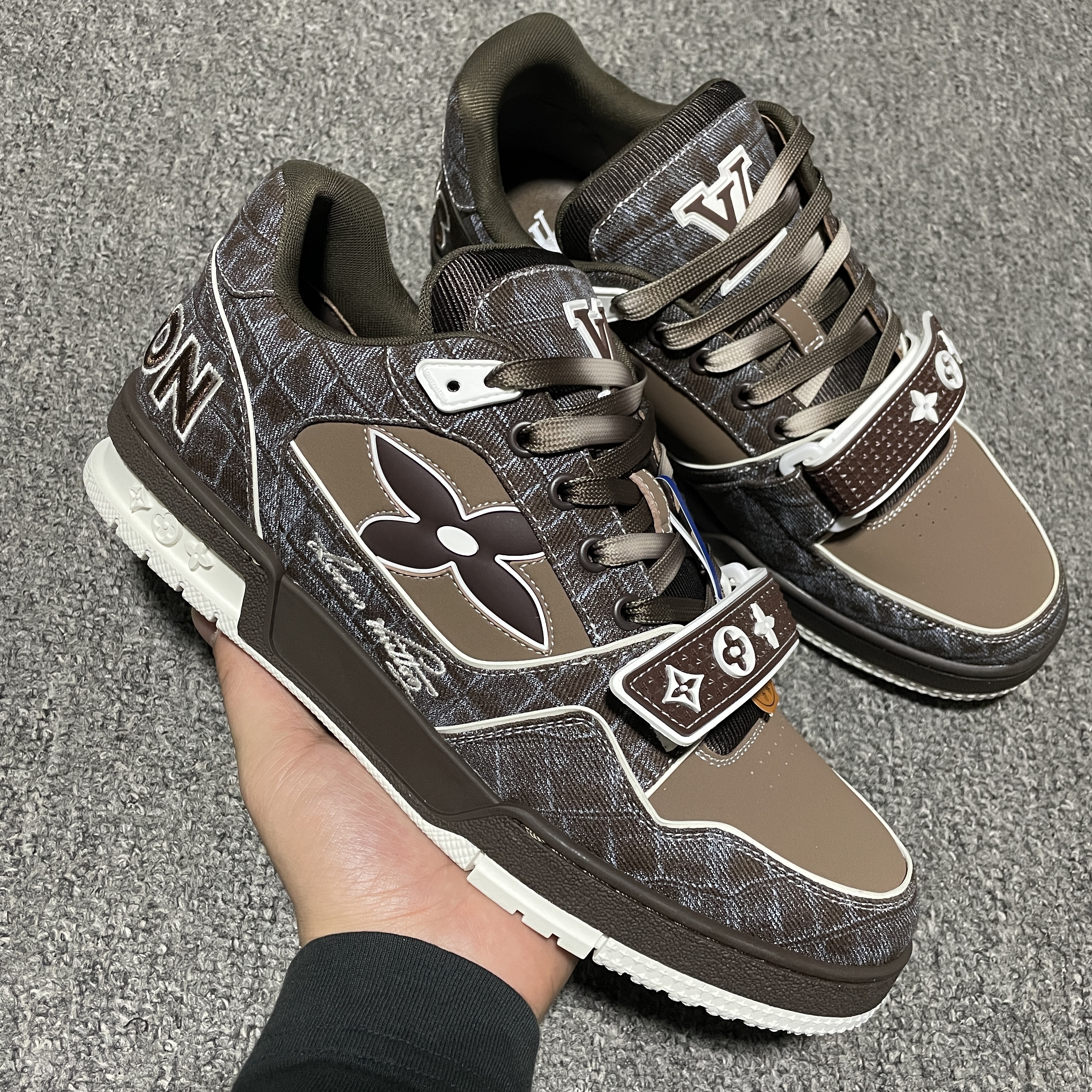 Louis Vuitton Trainer Line Sneakers（1ADE22)