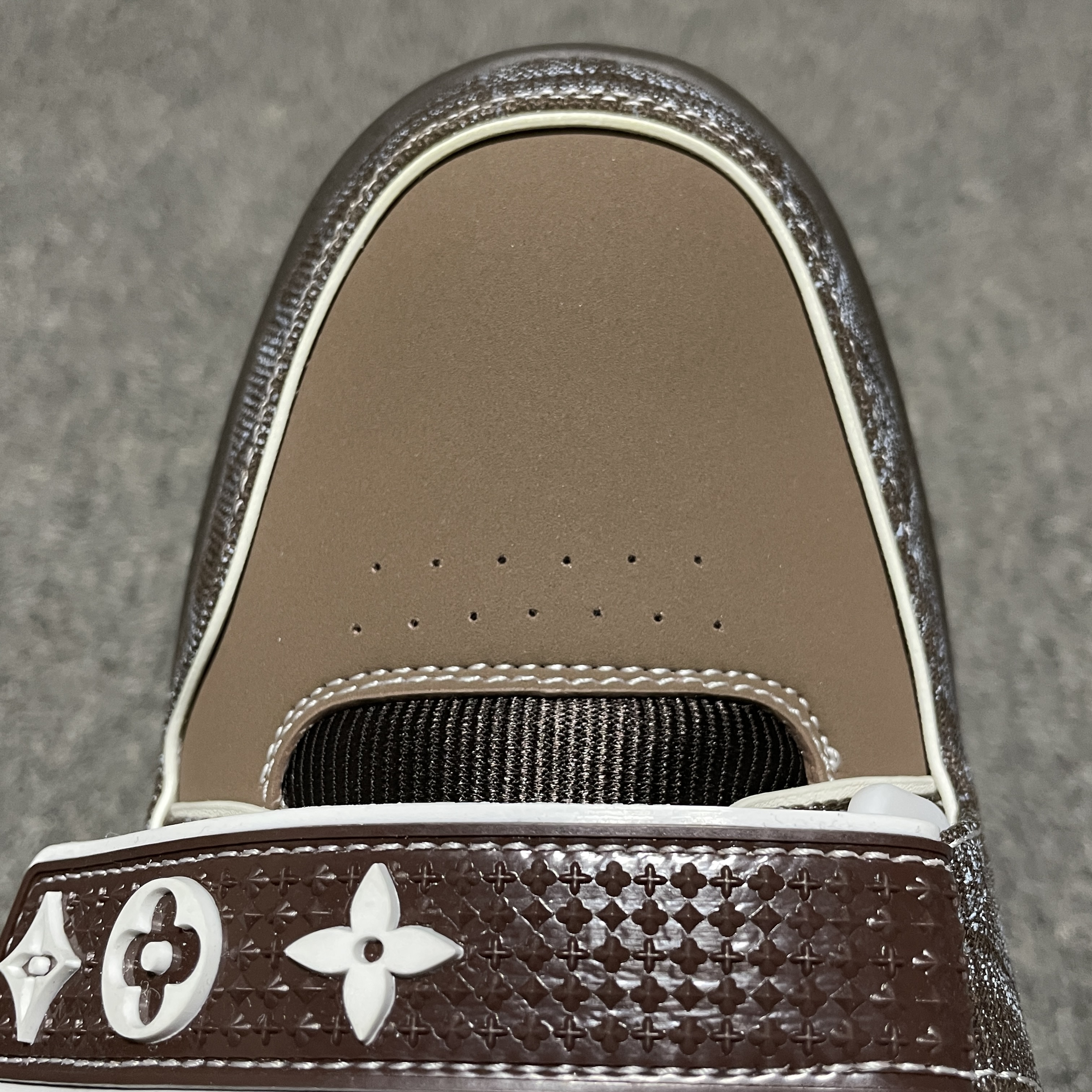 Louis Vuitton Trainer Line Sneakers（1ADE22)