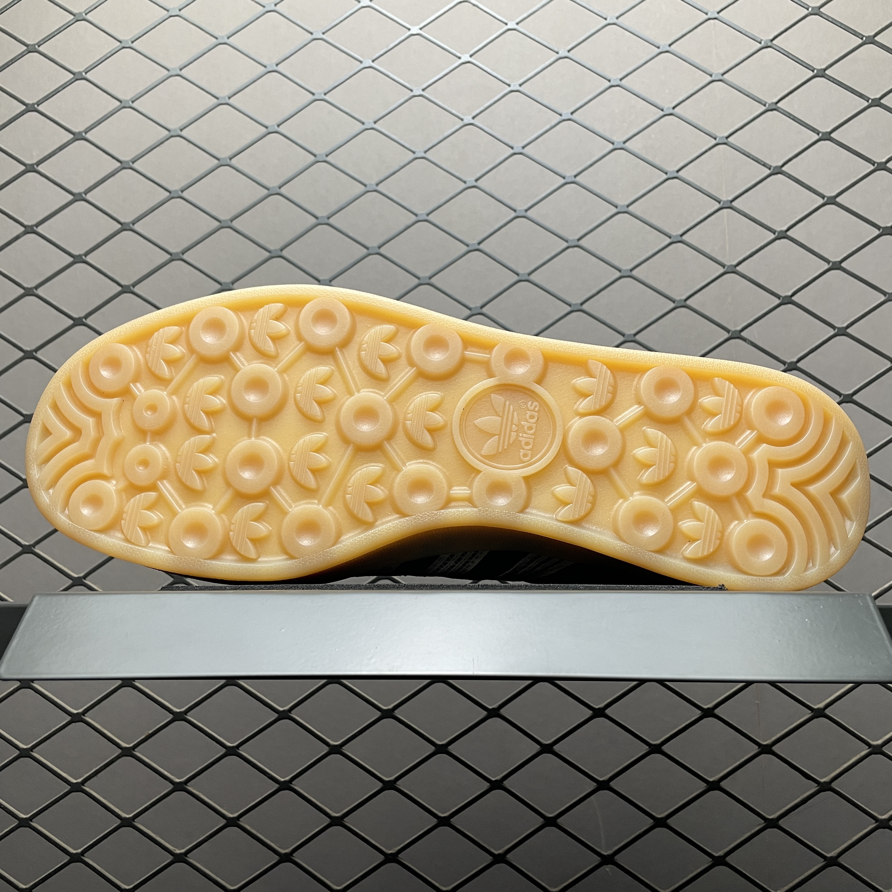 adidas Originals Women's Gazelle Indoor "Core Black/Wonder White/Gum"（JI2755）