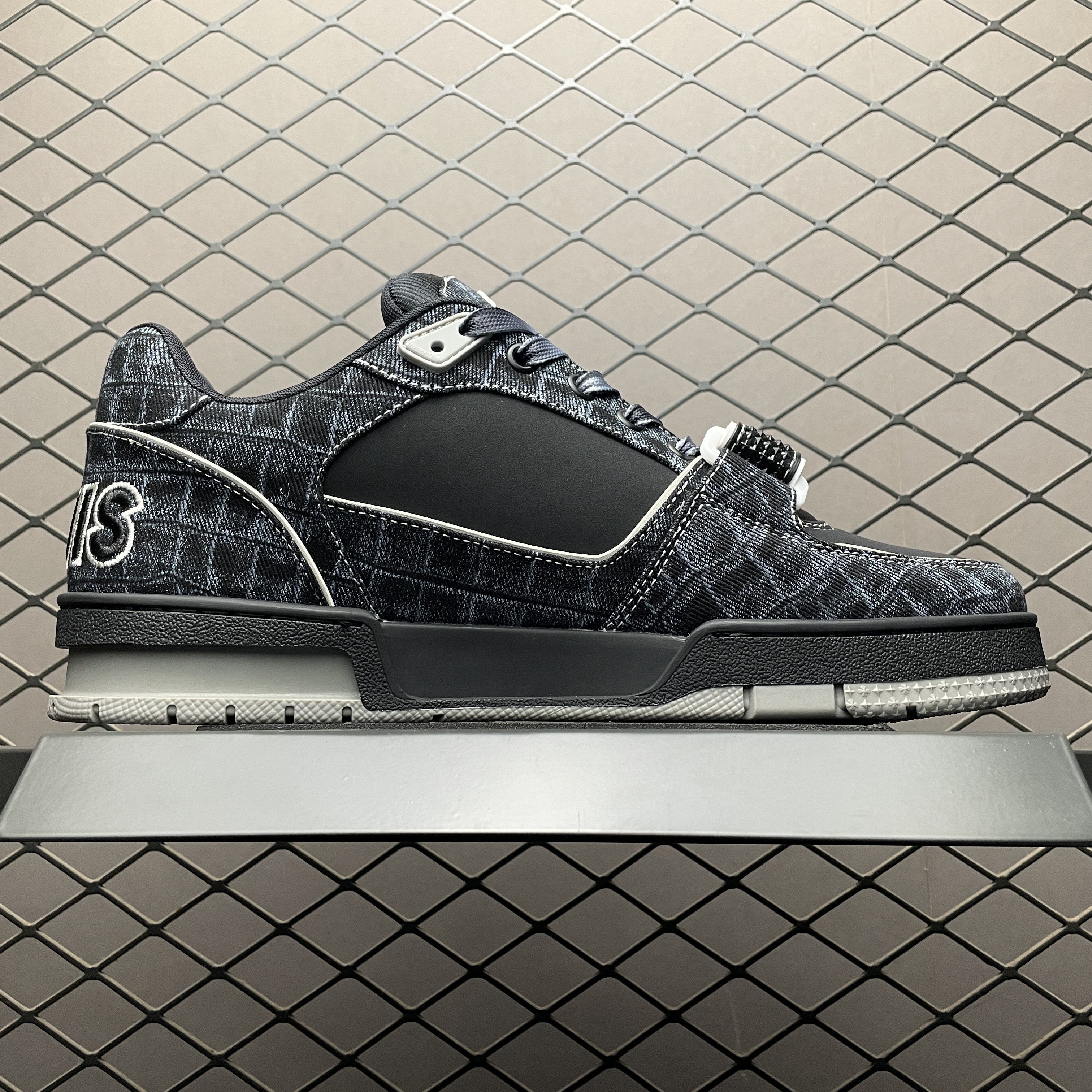 LOUIS VUITTON  Trainer Sneaker（1ADE2L)