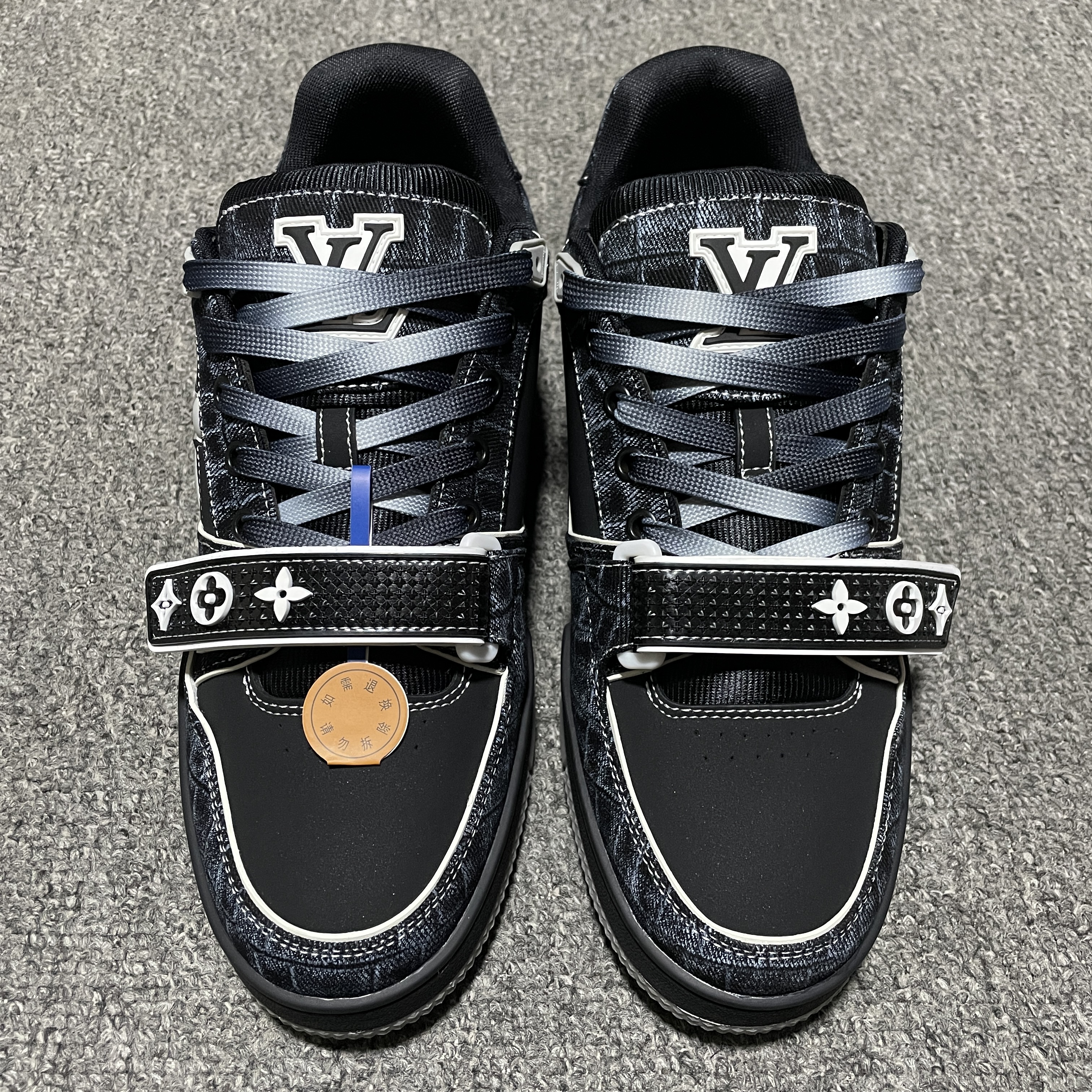 LOUIS VUITTON  Trainer Sneaker（1ADE2L)