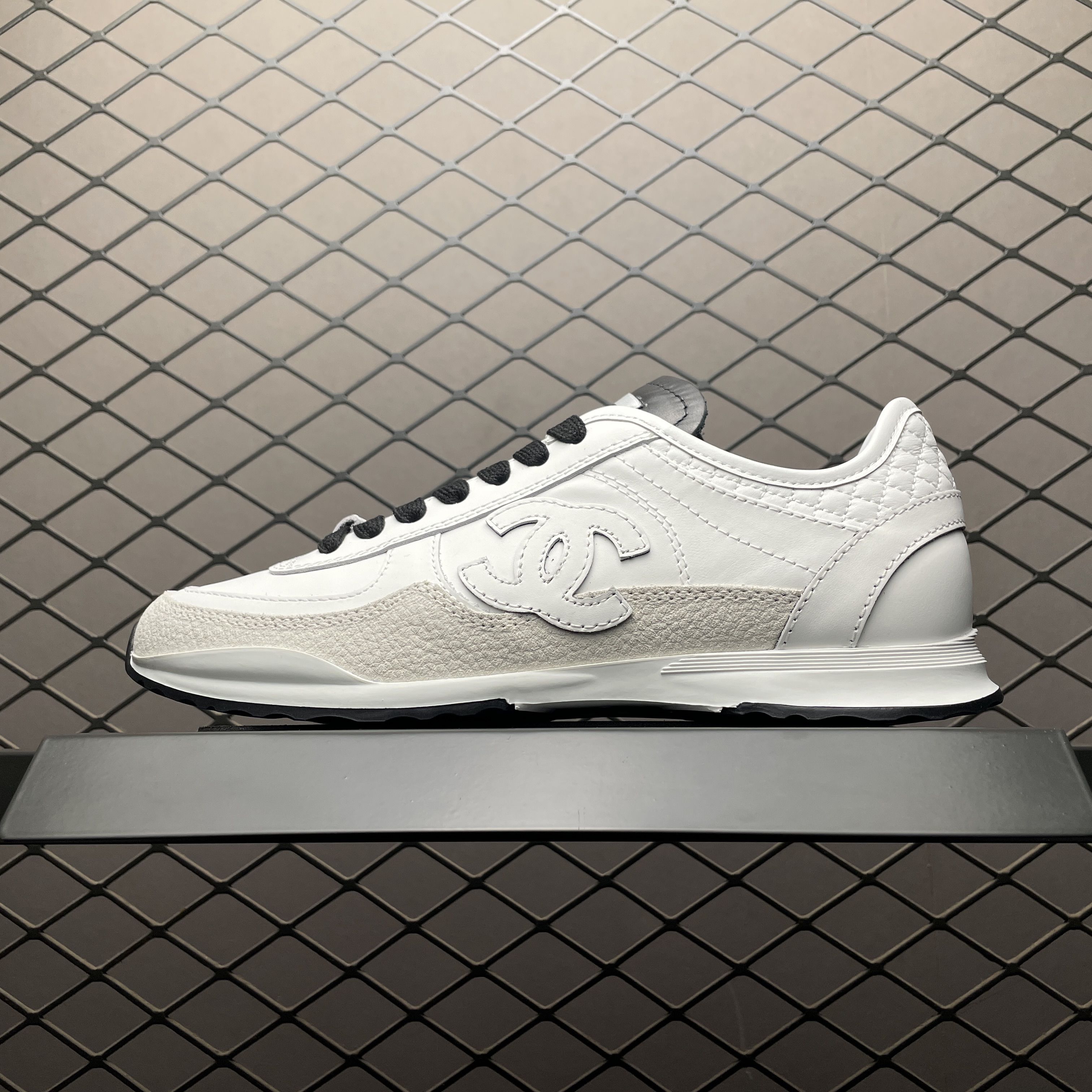 CHANEL Calfskin & Suede Calfskin Sneakers（G46373B19848NAFGP)