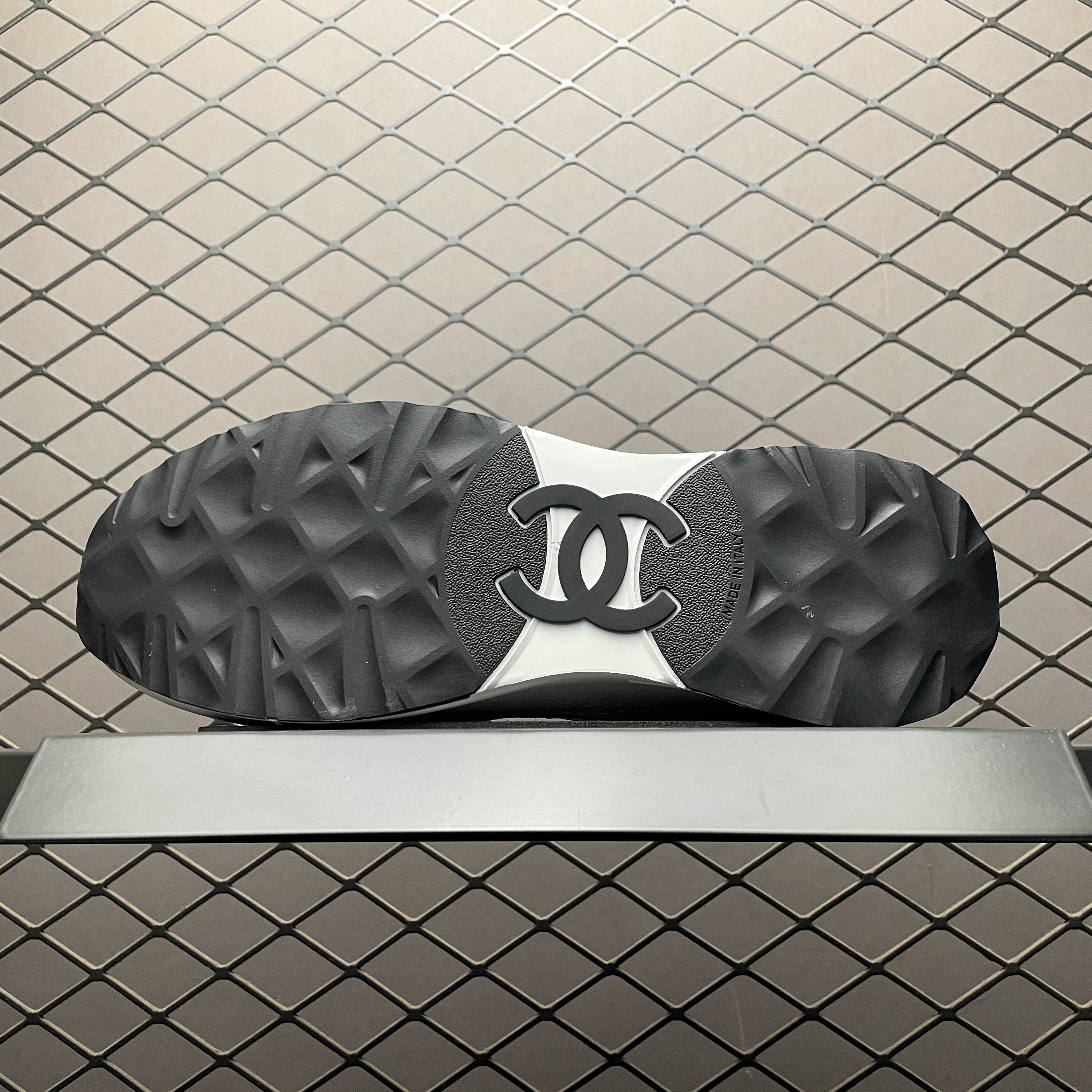 CHANEL Calfskin & Suede Calfskin Sneakers（G46373B19848NAFGP)