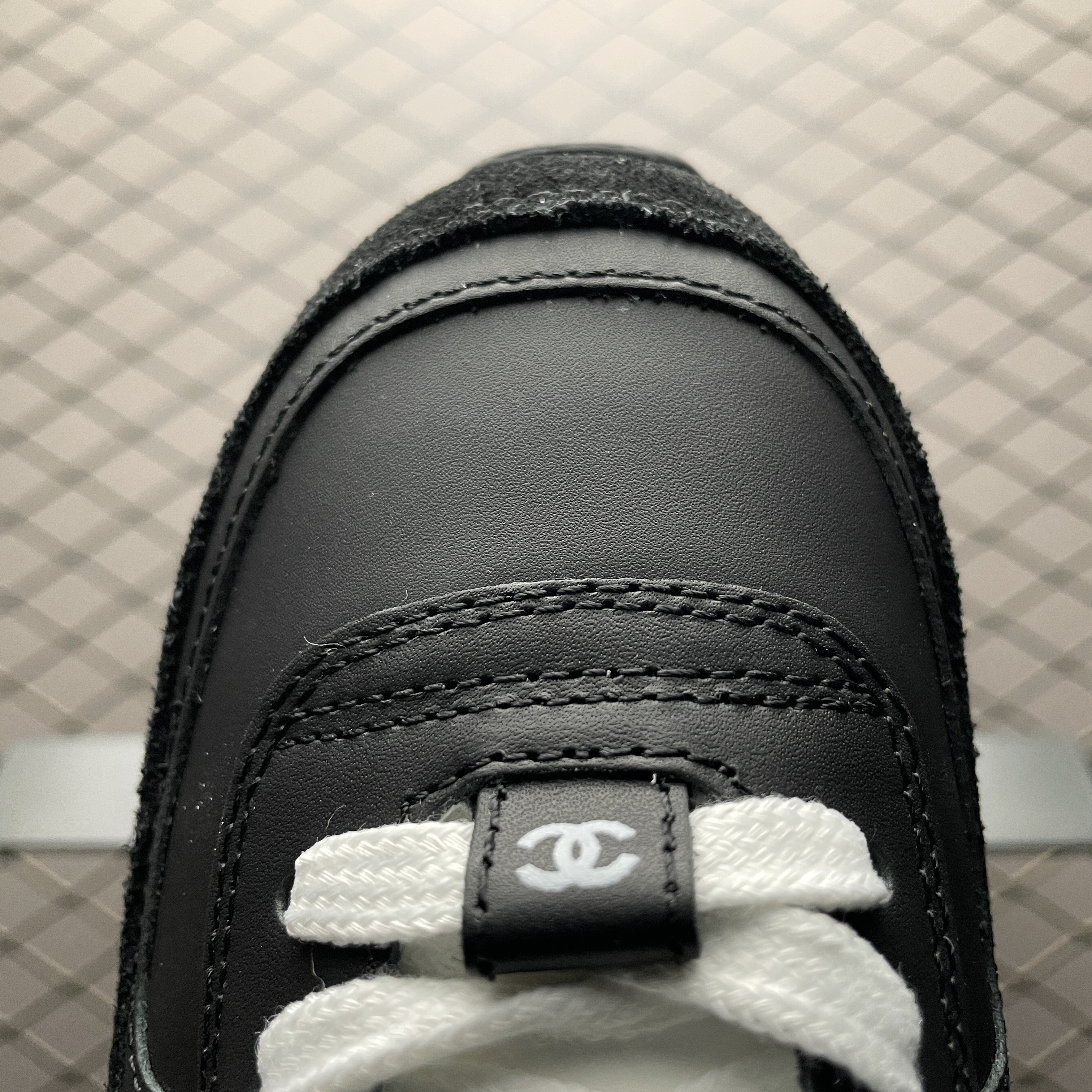 CHANEL Calfskin & Suede Calfskin Sneakers（G46372B19848NAFGO)