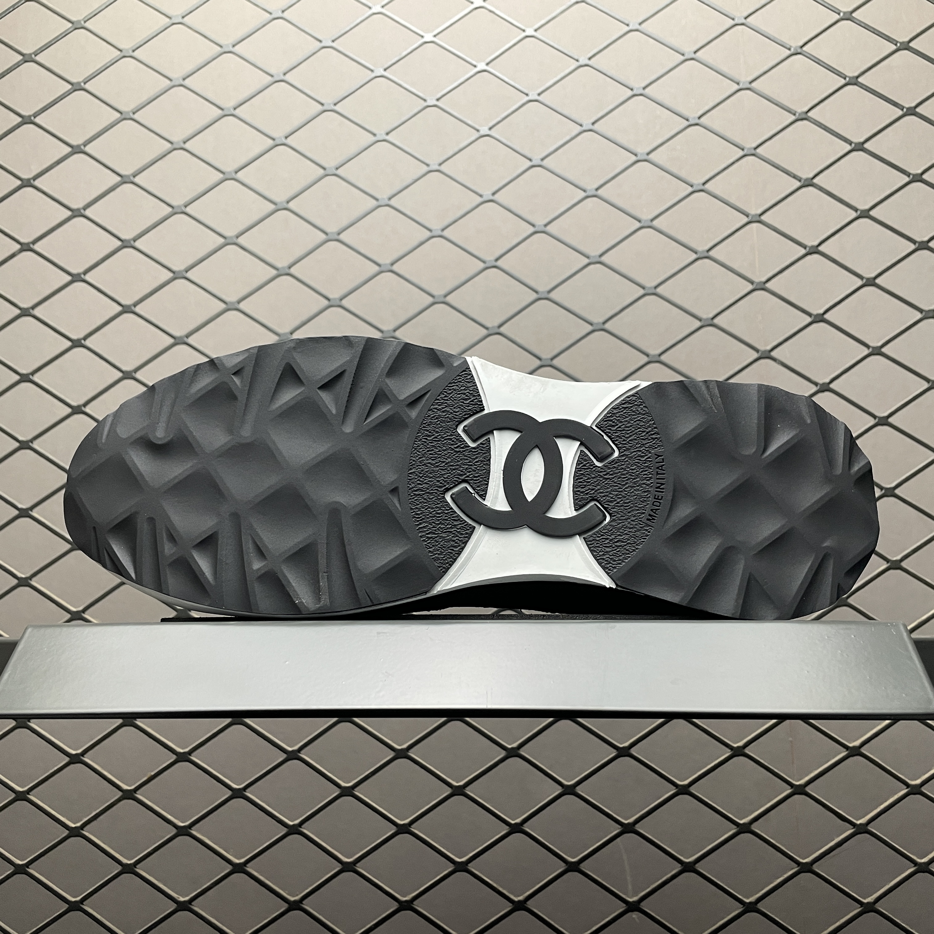 CHANEL Calfskin & Suede Calfskin Sneakers（G46372B19848NAFGO)