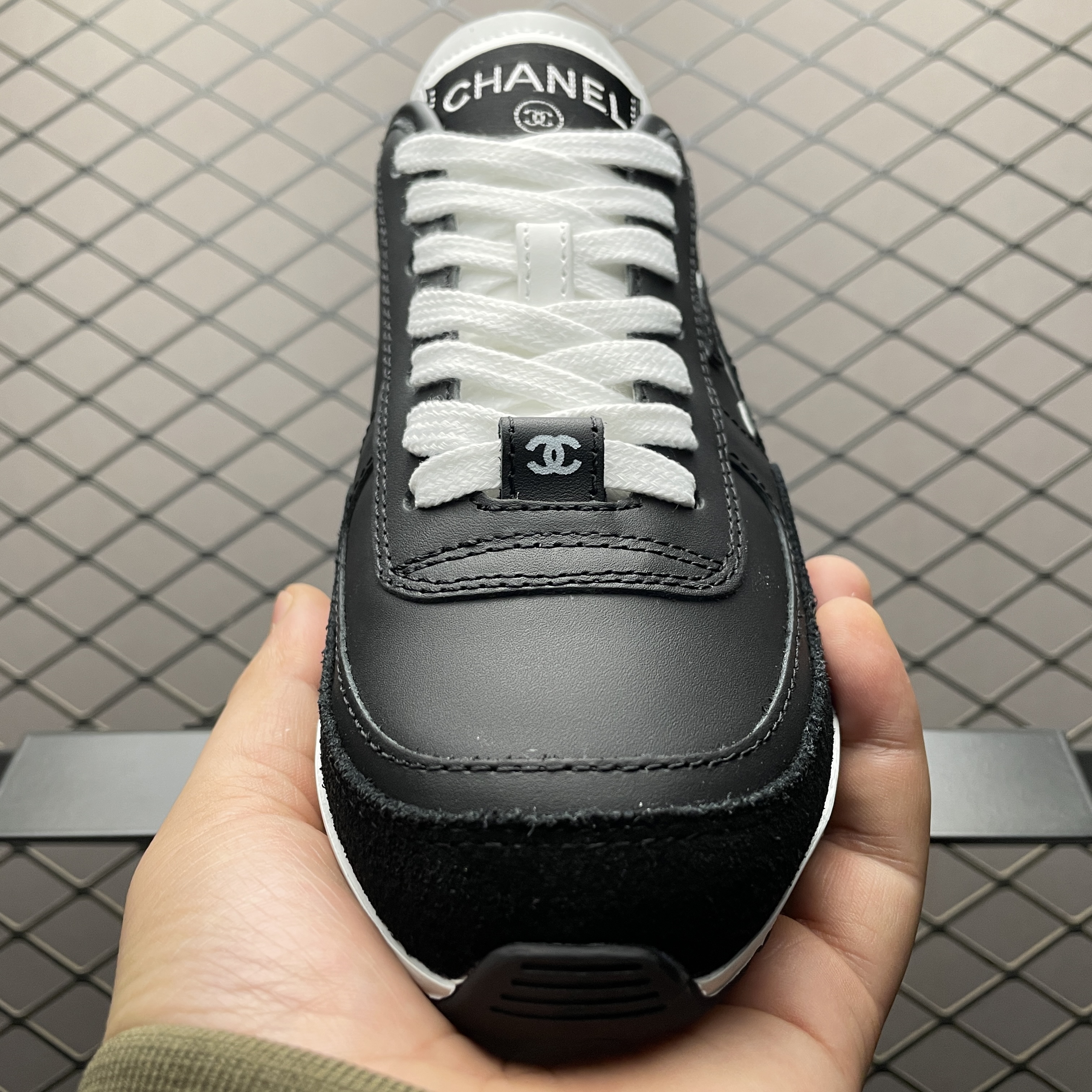 CHANEL Calfskin & Suede Calfskin Sneakers（G46372B19848NAFGO)