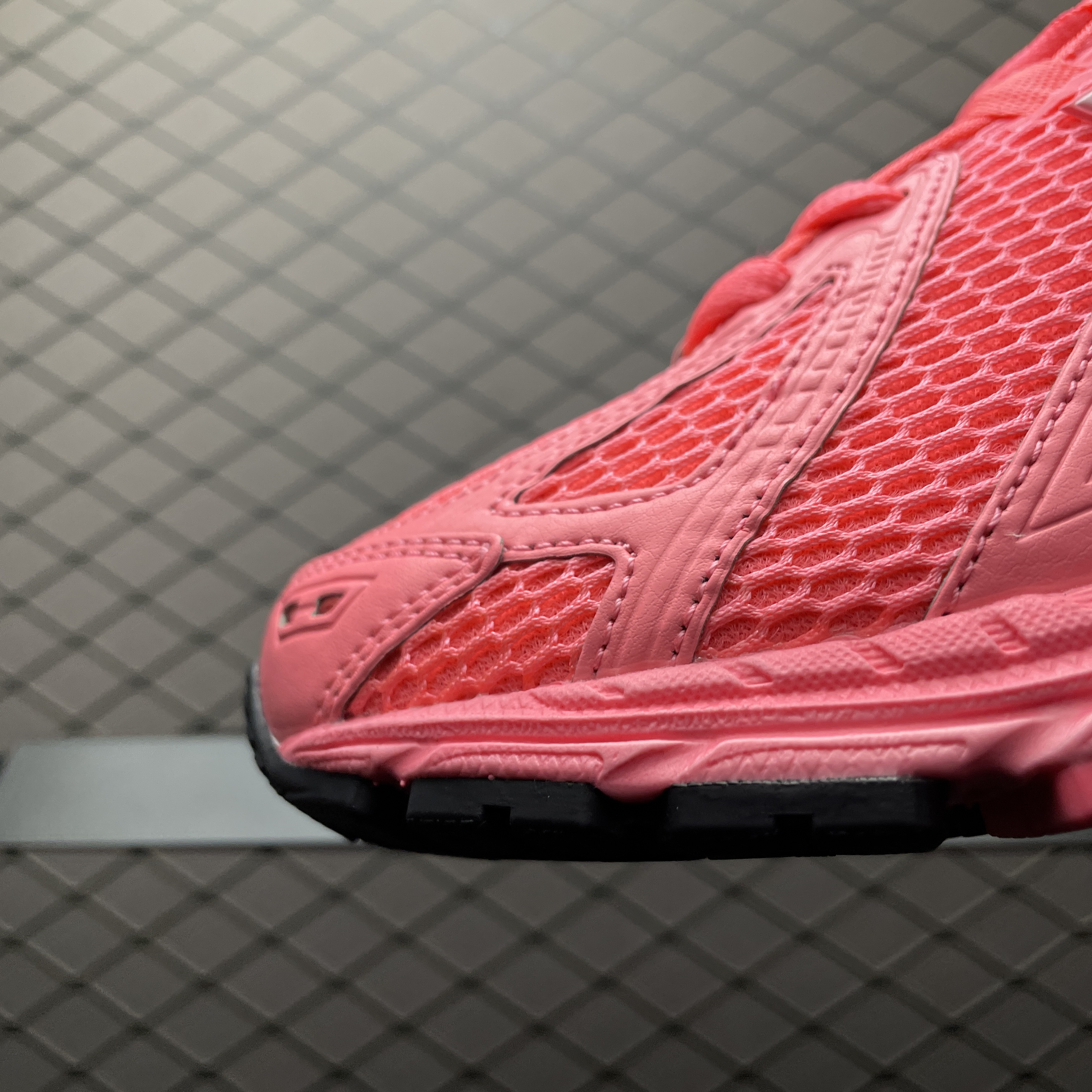 1906R 'Neon Pink' ASOS Exclusive(M1906RAP）