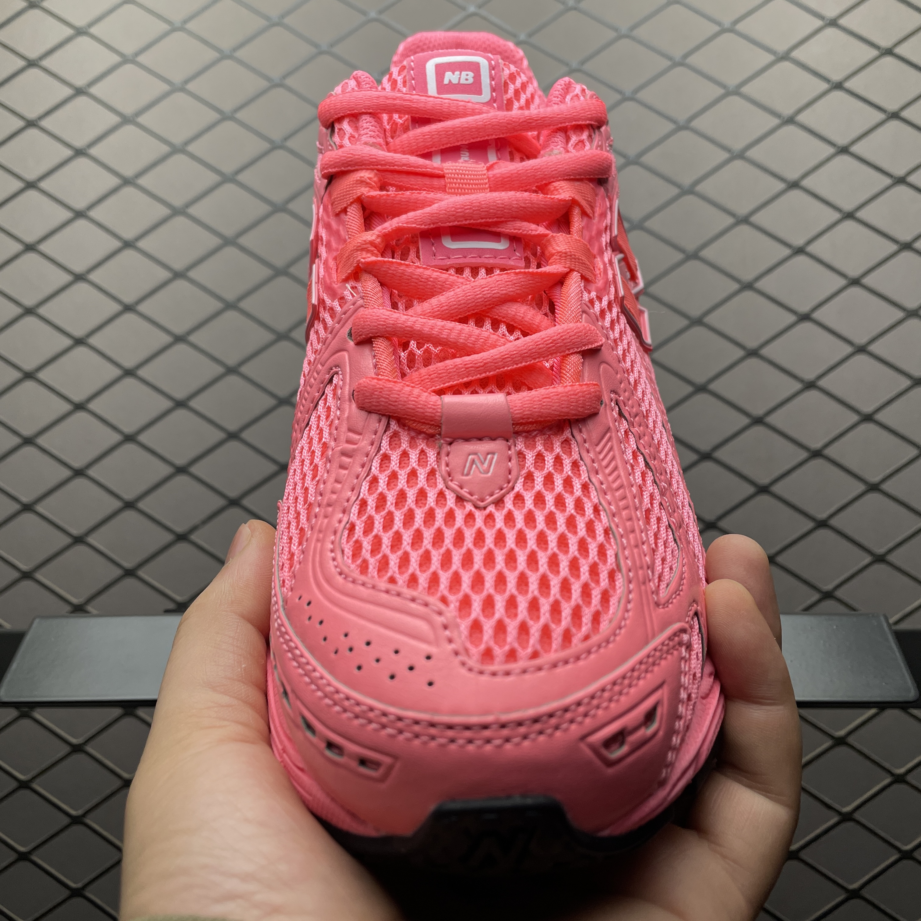 1906R 'Neon Pink' ASOS Exclusive(M1906RAP）