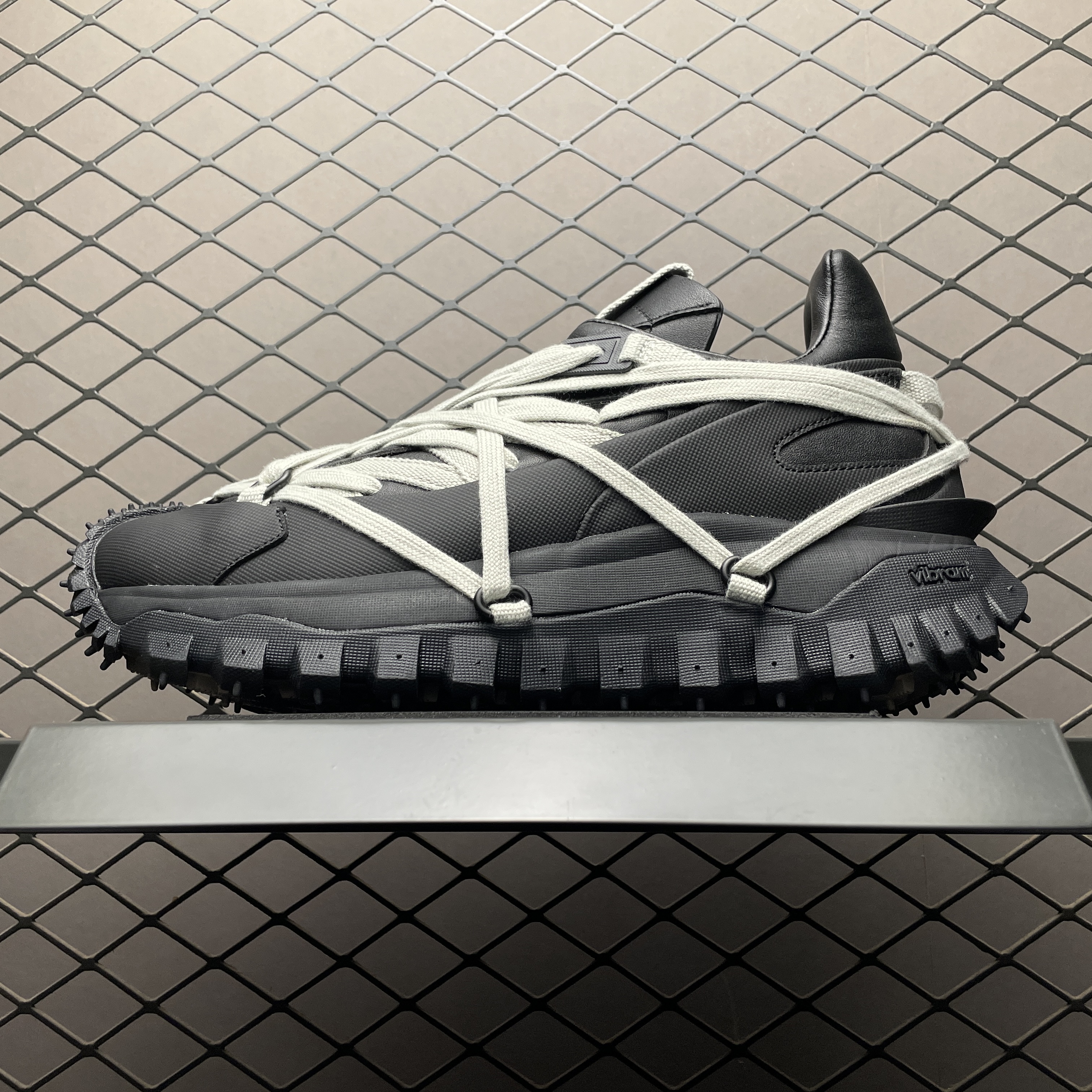 Rick Owens x Moncler Trailgrip Megalace Black （MU02D4M10M4321-999）