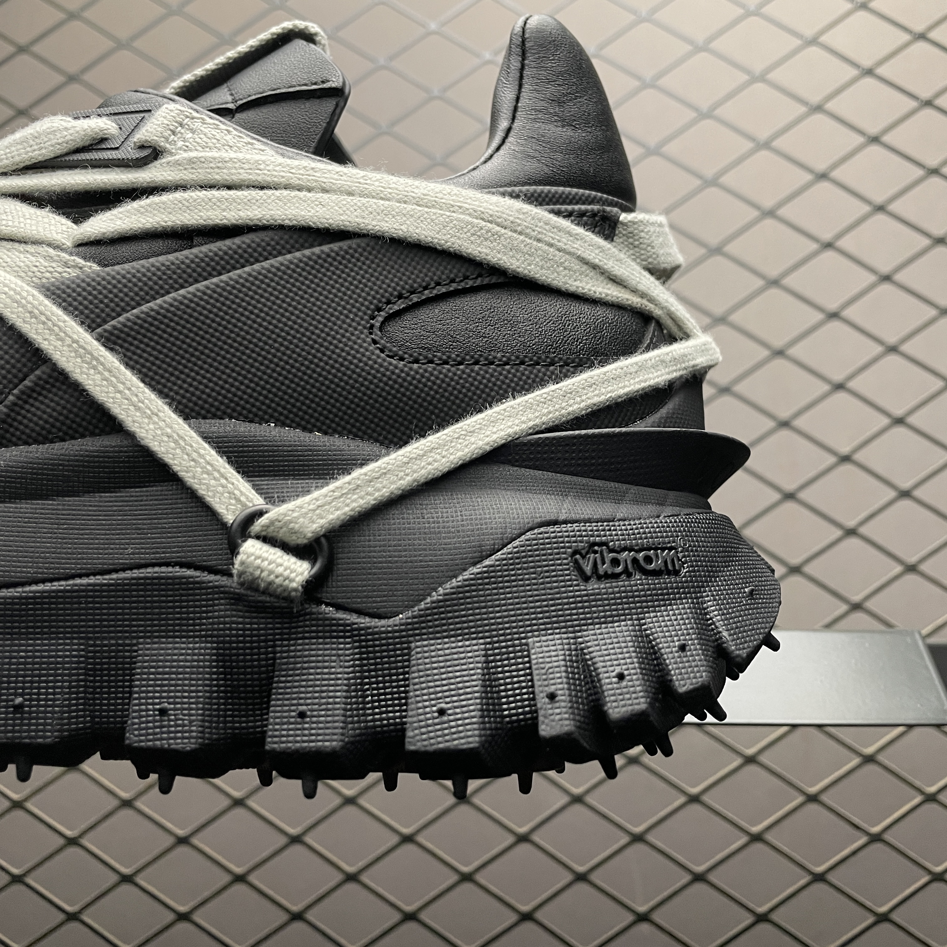 Rick Owens x Moncler Trailgrip Megalace Black （MU02D4M10M4321-999）