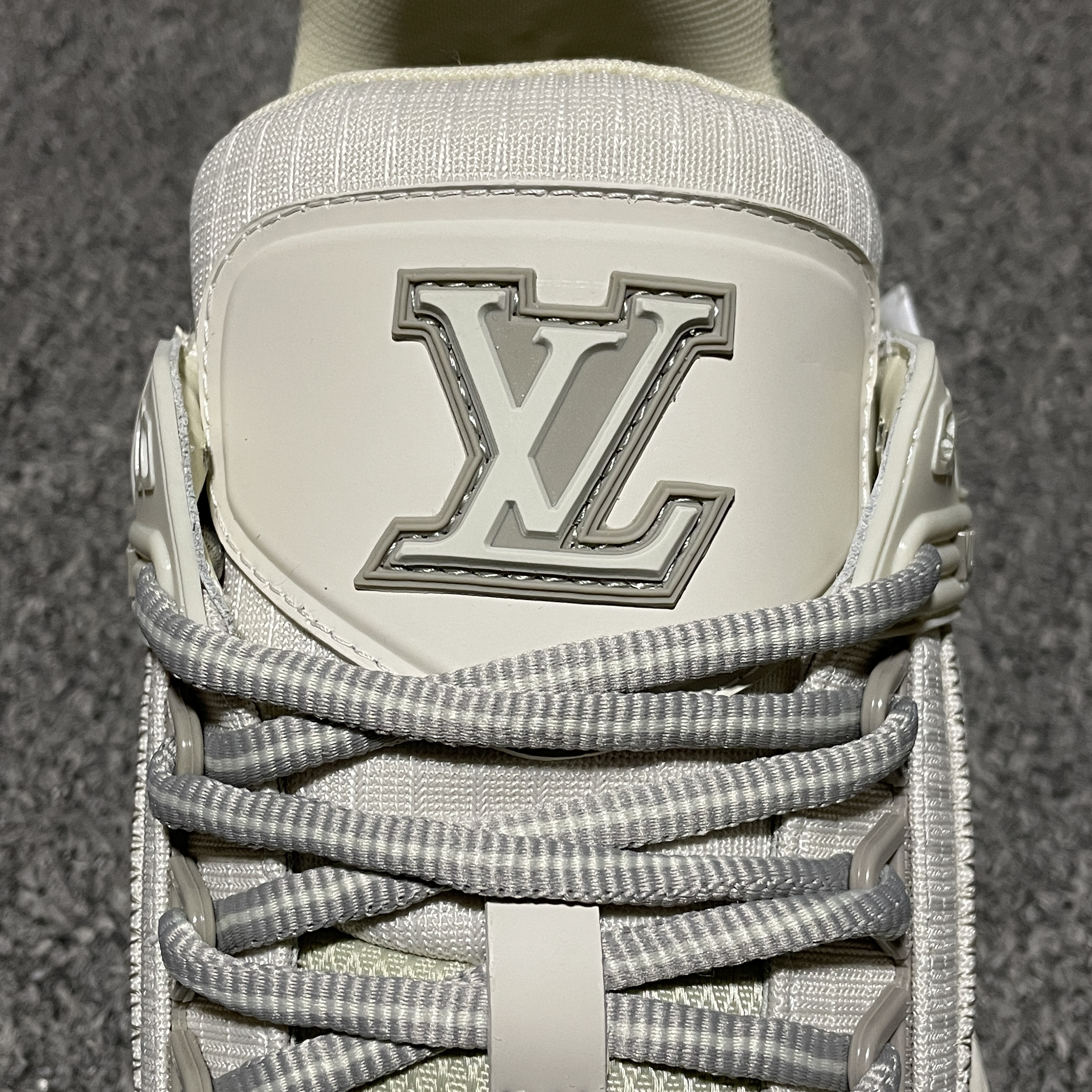Louis Vuitton LV Trainer Grey（1ADEWF）