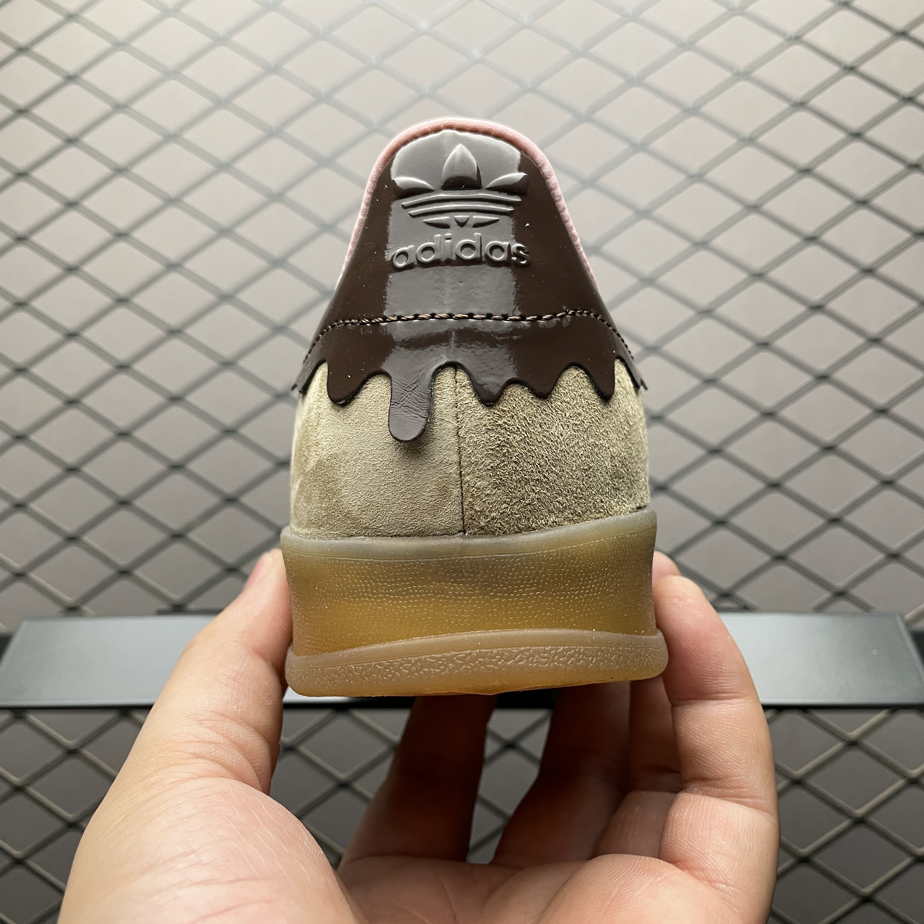 adidas Gazelle Indoor Brown Pink Gum （JR8028）