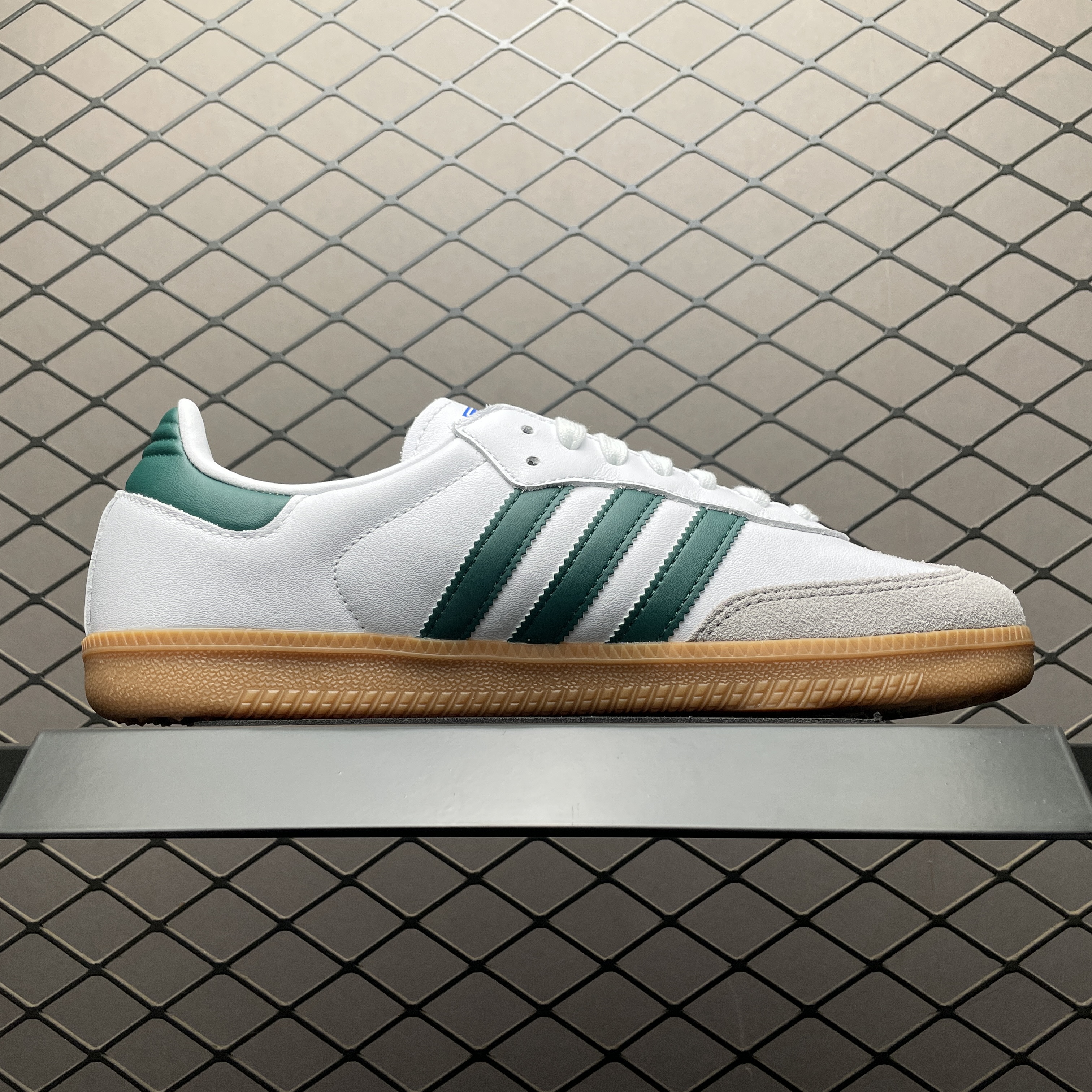 adidas Originals Samba OG "Cloud White/Collegiate Green/Gum"（IE3437）