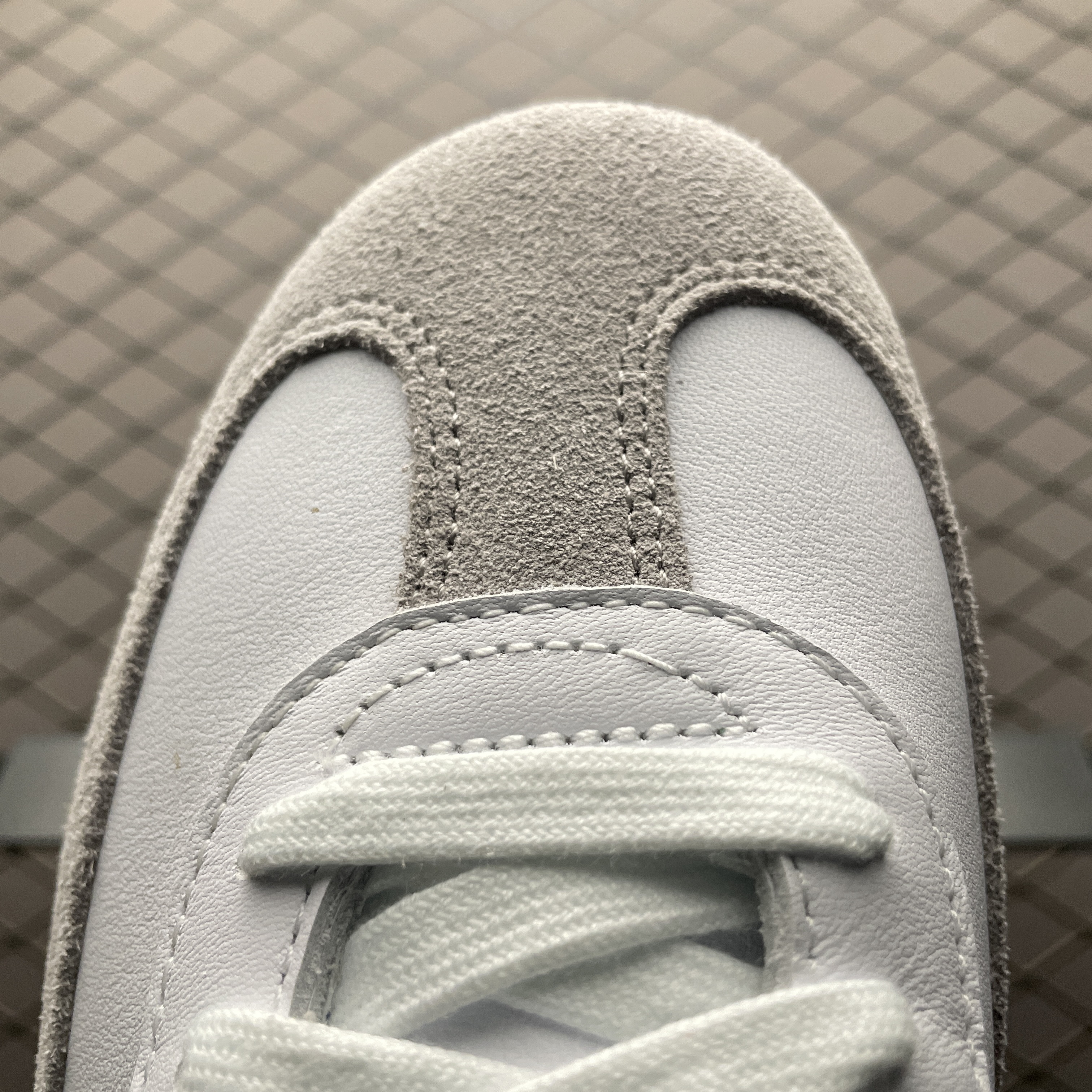 adidas Originals Samba OG "Cloud White/Collegiate Green/Gum"（IE3437）