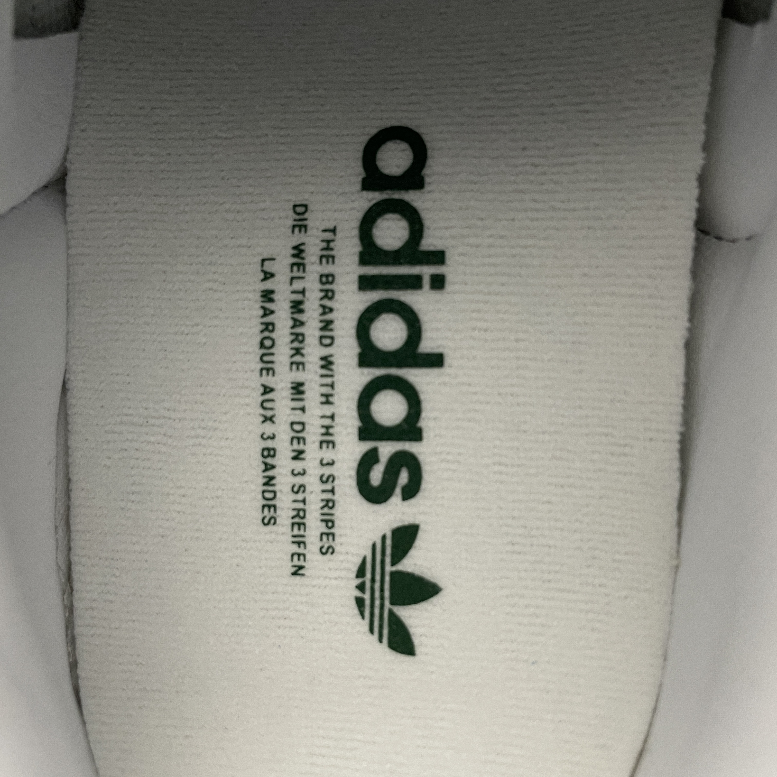 adidas Originals Samba OG "Cloud White/Collegiate Green/Gum"（IE3437）