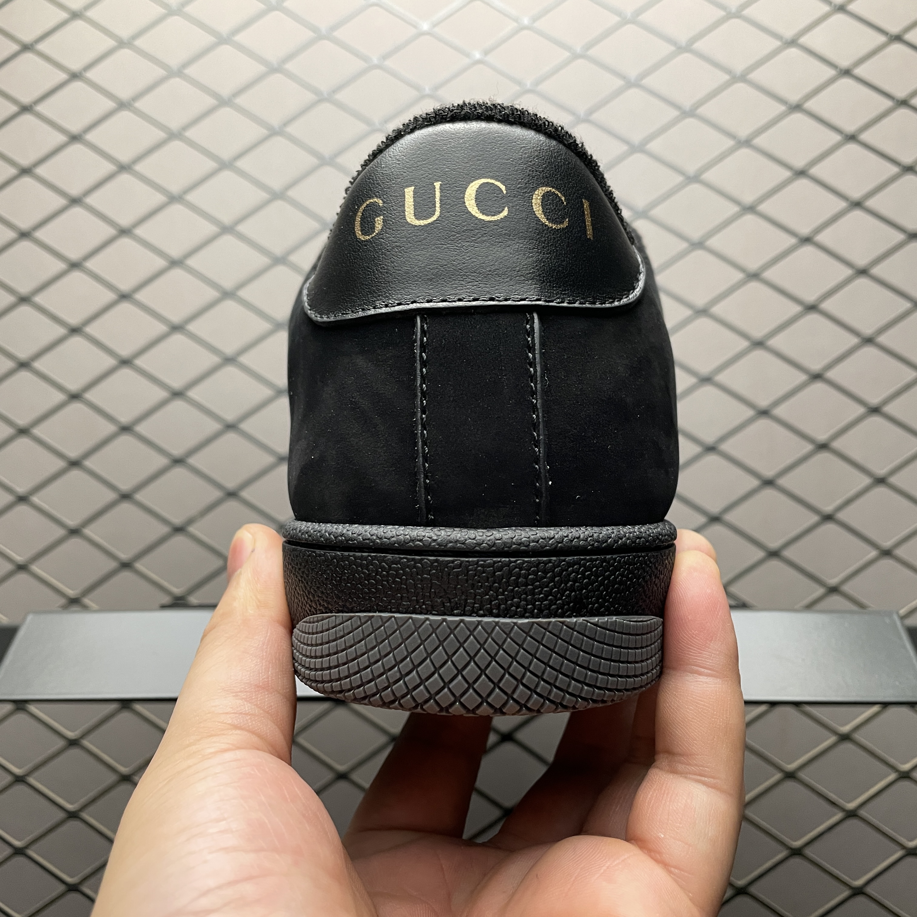 Gucci Men's GG Screener sneaker in black GG canvas（576223FAD941058）