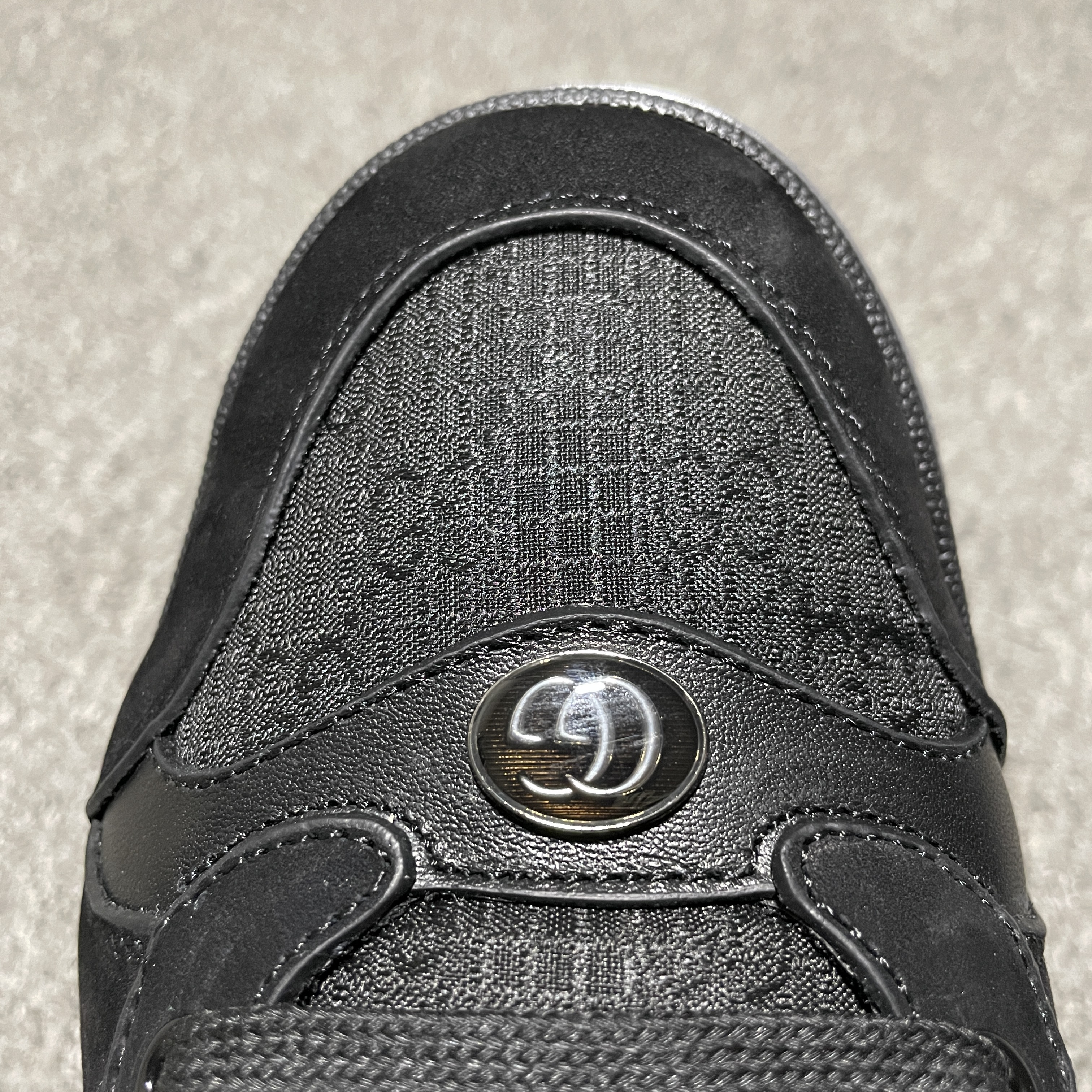 Gucci Men's GG Screener sneaker in black GG canvas（576223FAD941058）