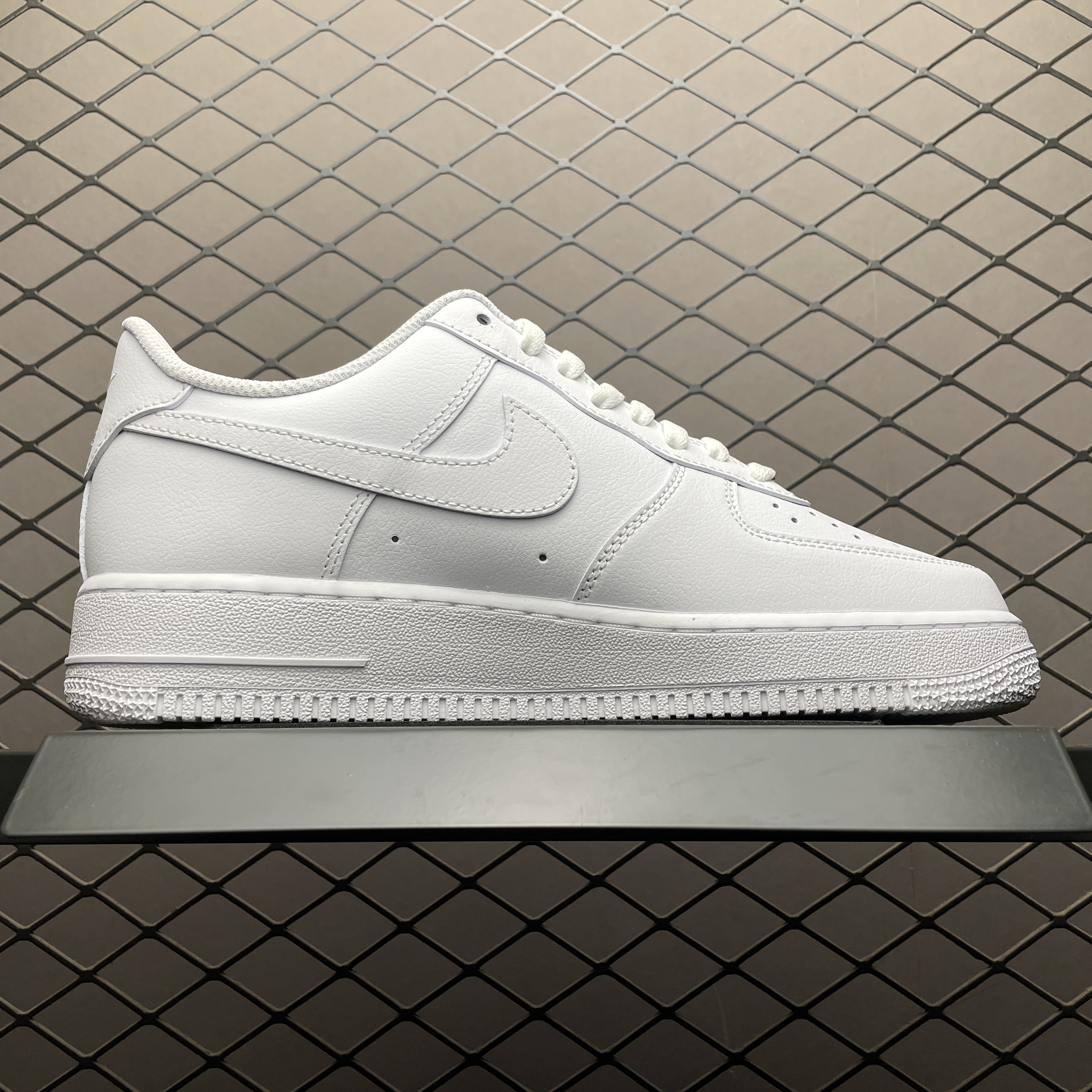 Nike Air Force 1 Low '07 LX "Metal Swoosh/White/Black"（IF1686-101）