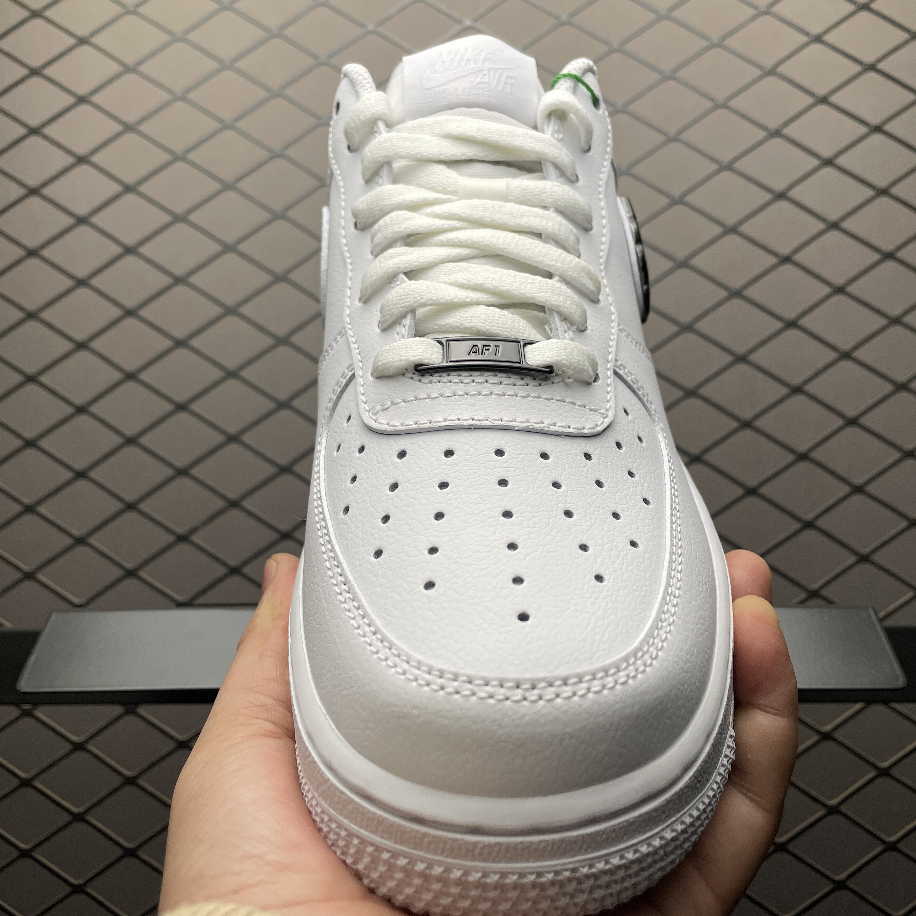 Nike Air Force 1 Low '07 LX "Metal Swoosh/White/Black"（IF1686-101）