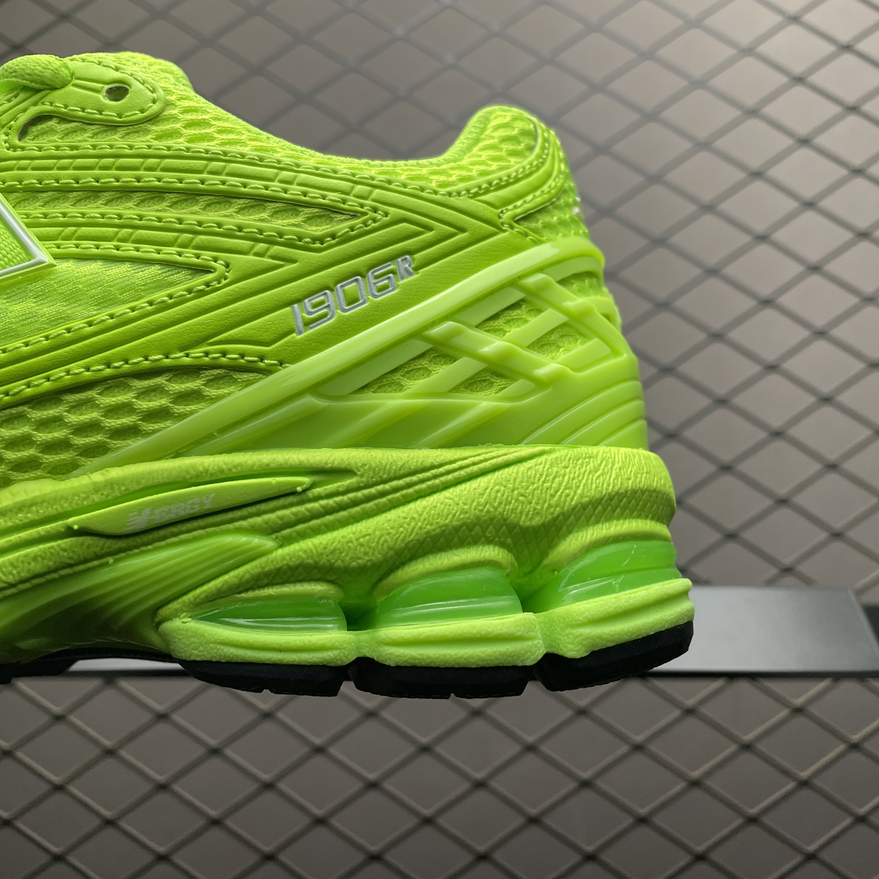 New Balance 1906R 'Neon Green' ASOS Exclusive(M1906RAA）