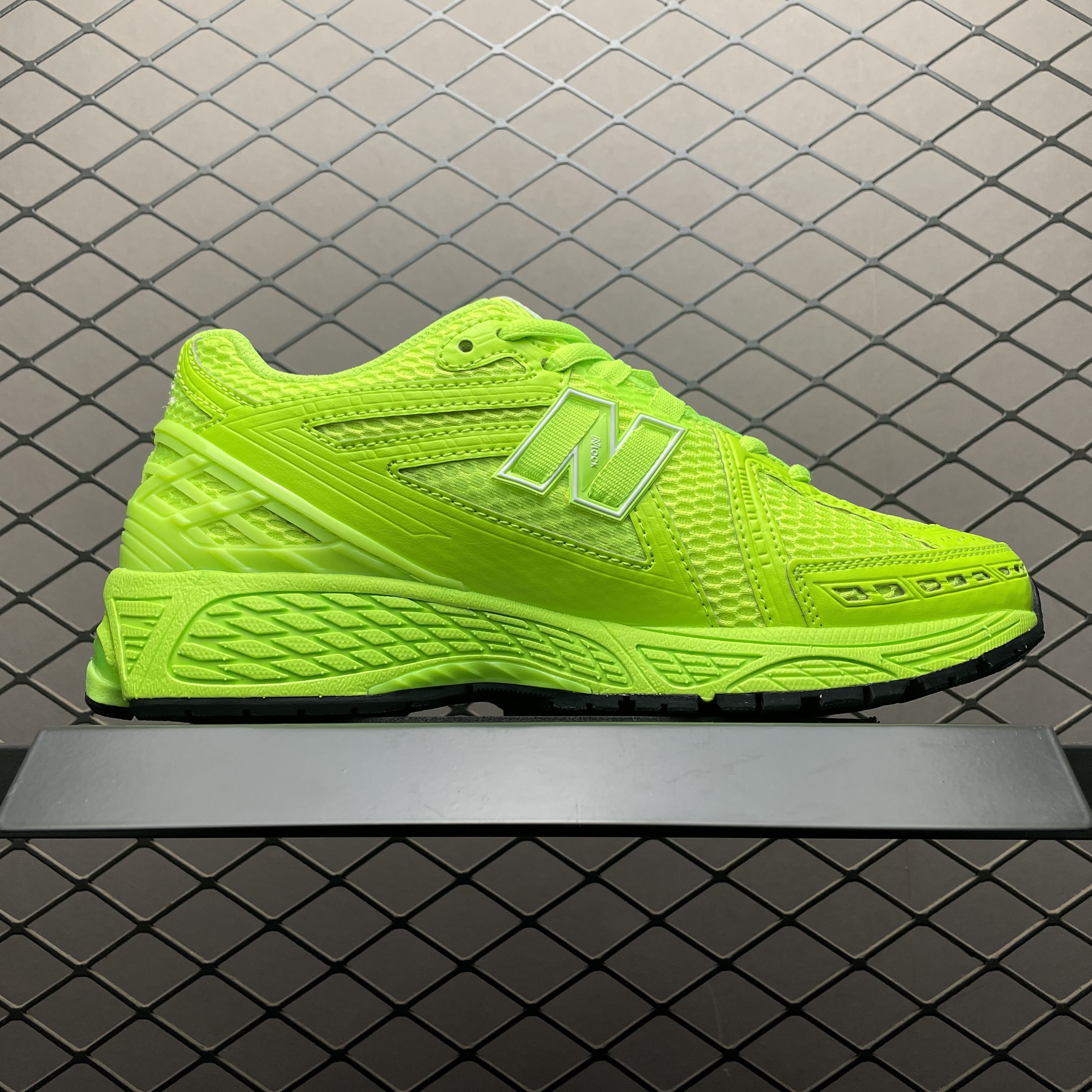 New Balance 1906R 'Neon Green' ASOS Exclusive(M1906RAA）
